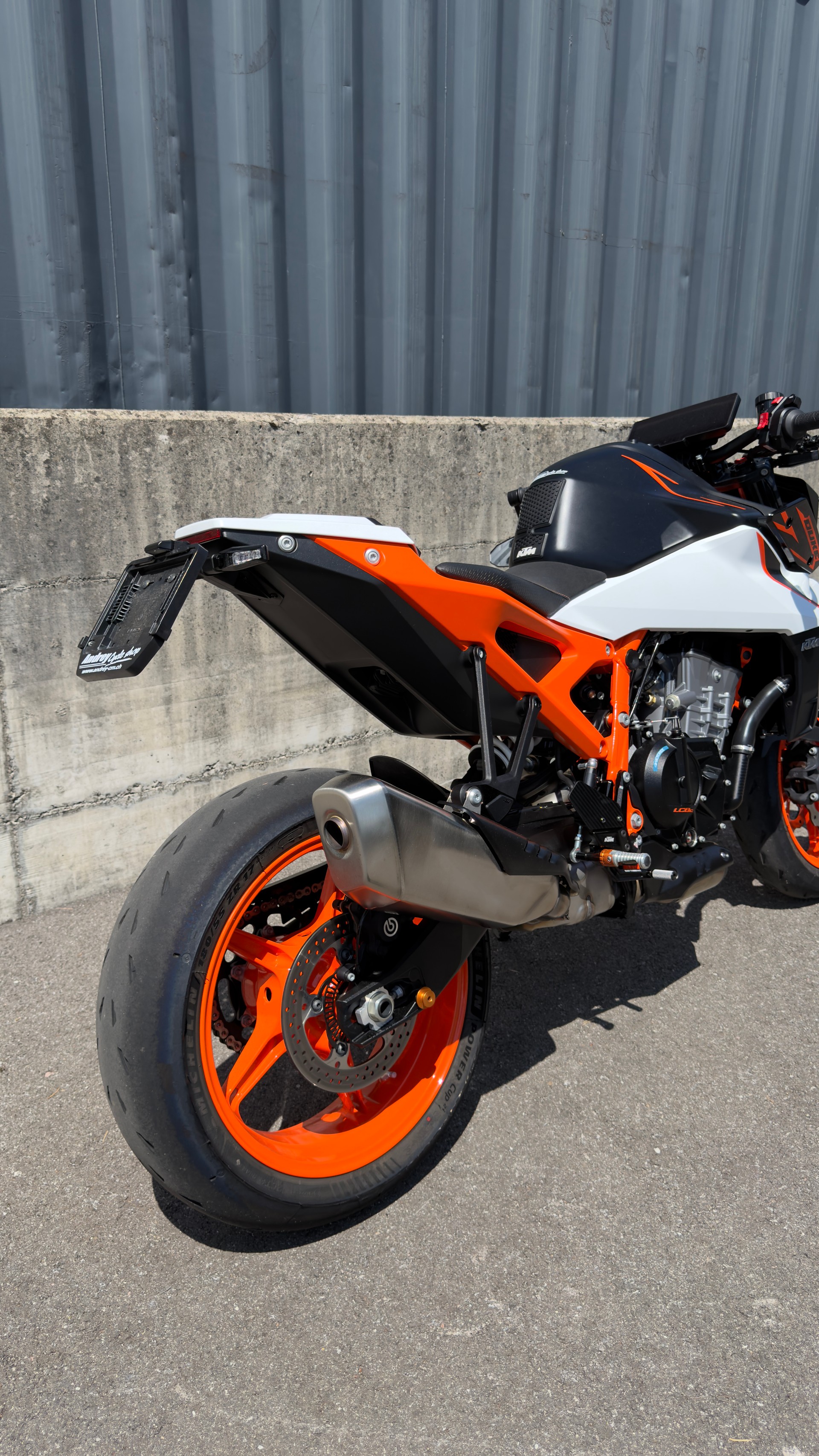 KTM 990 Duke R avec diverses options-image-6