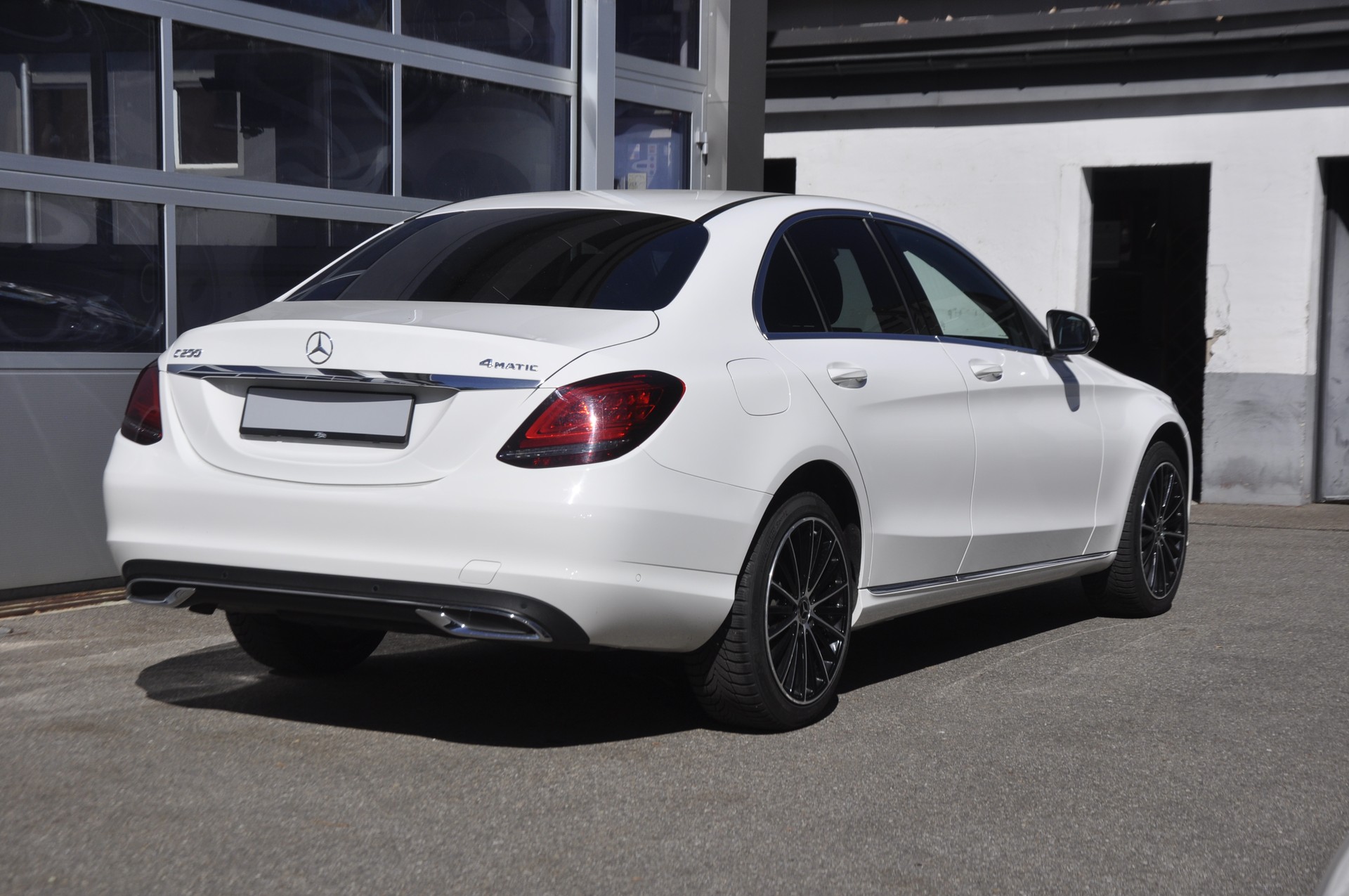 MERCEDES-BENZ C 200 Swiss Star Avantgarde 4Matic 9G-Tronic I Facelift-image-2