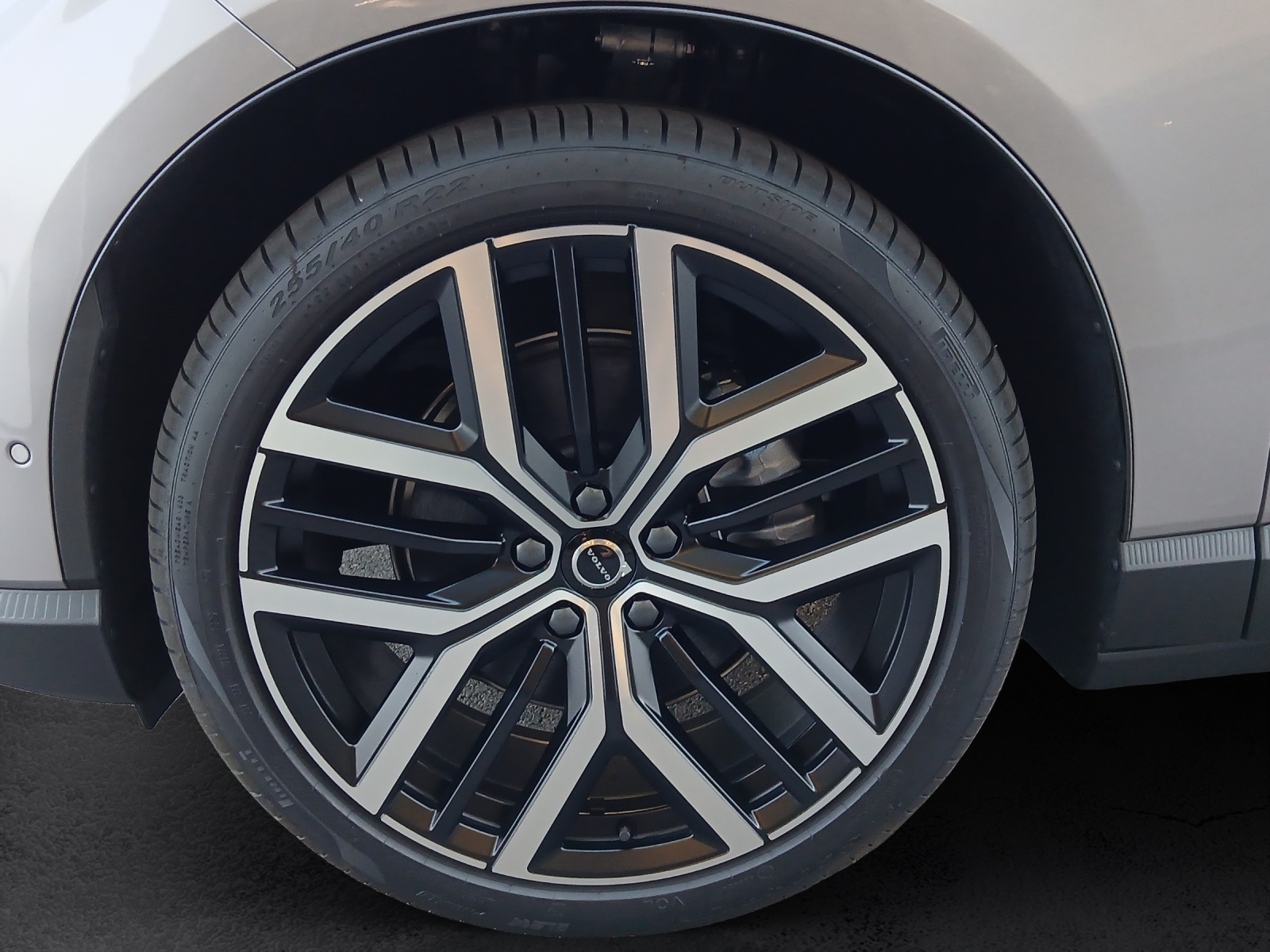 VOLVO EX60 Twin Ultra AWD-image-19