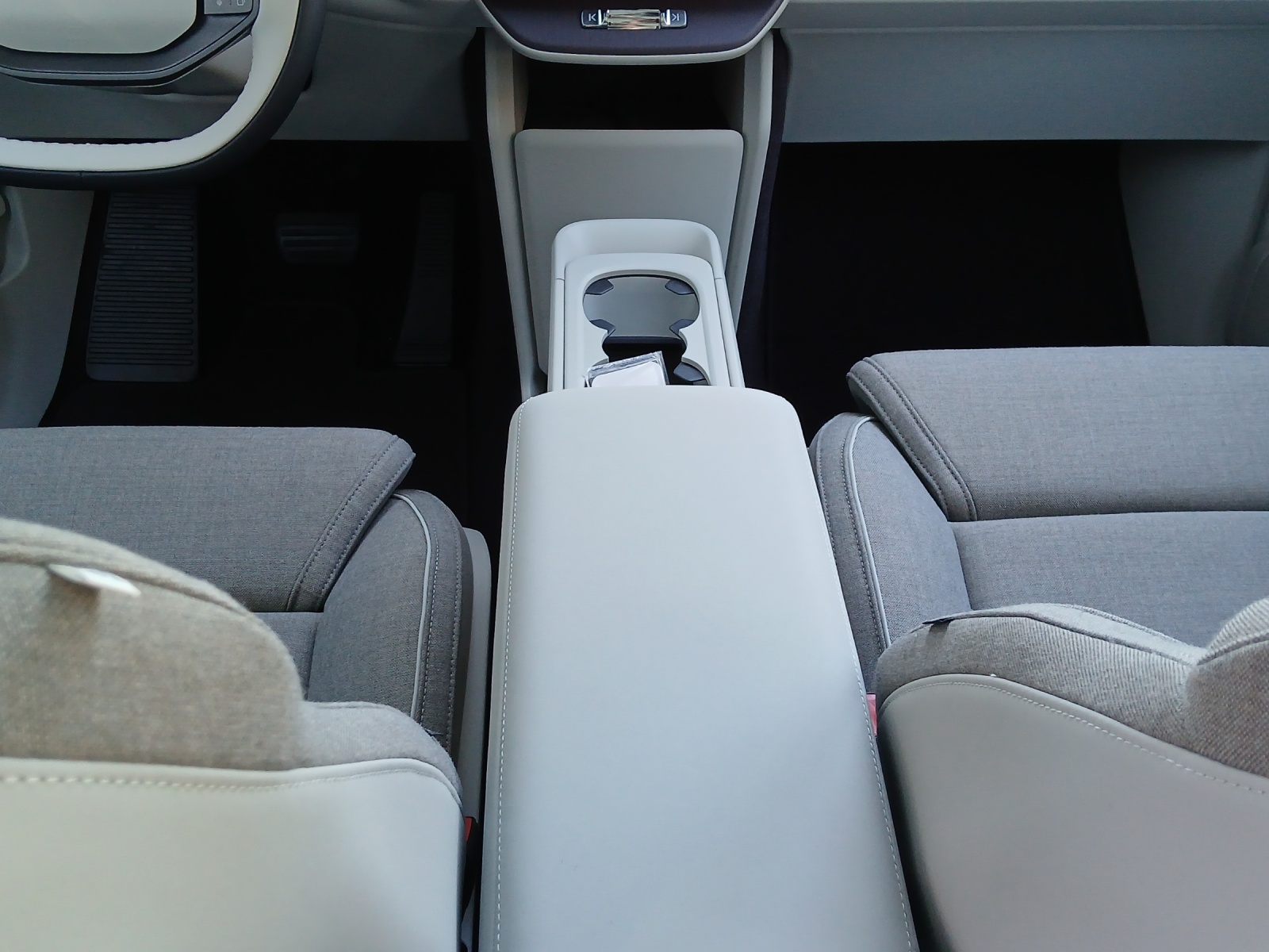 VOLVO EX60 Twin Ultra AWD-image-15