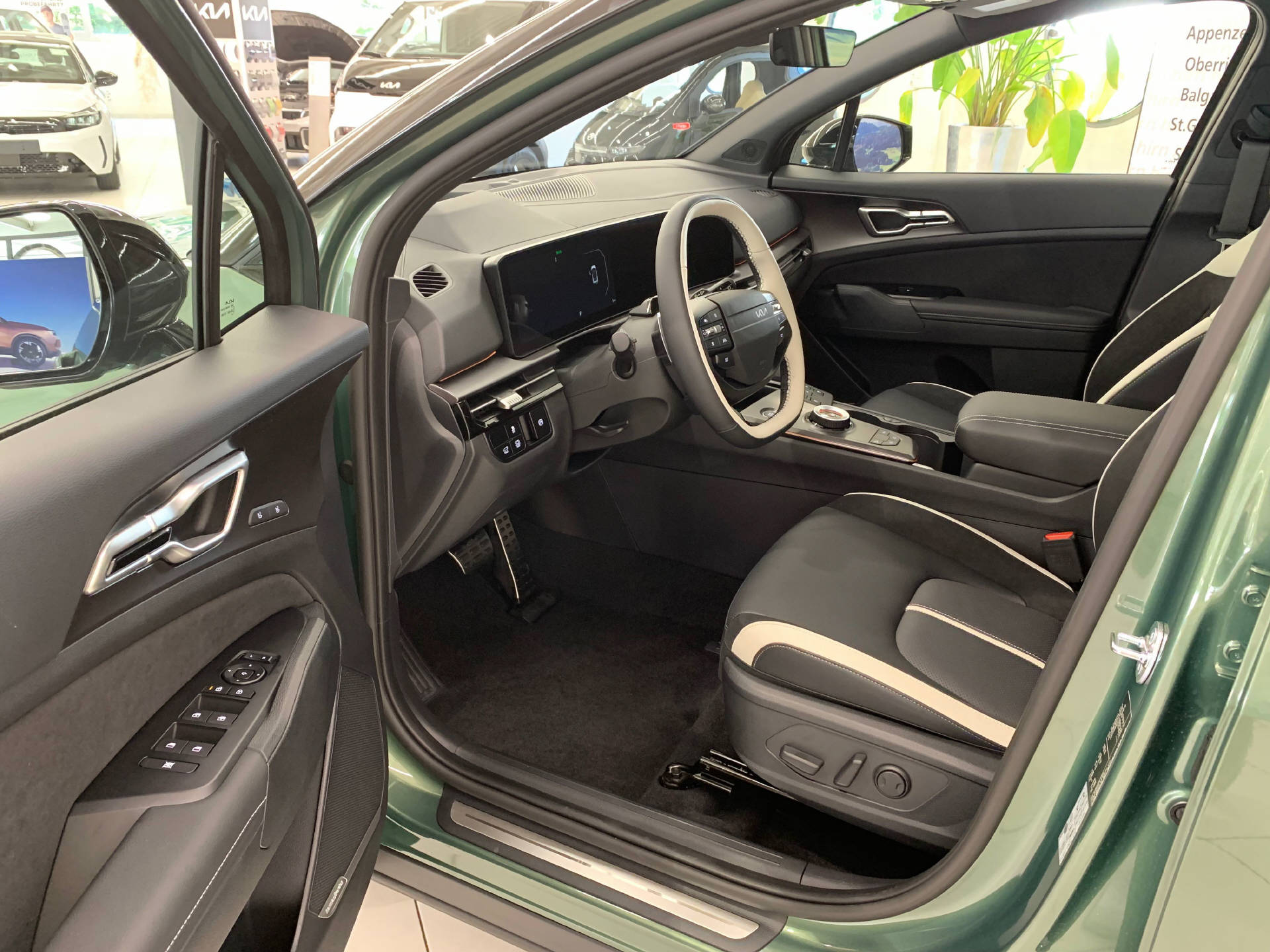 KIA Sportage 1.6 T-GDi Hybrid GT-Line-image-8
