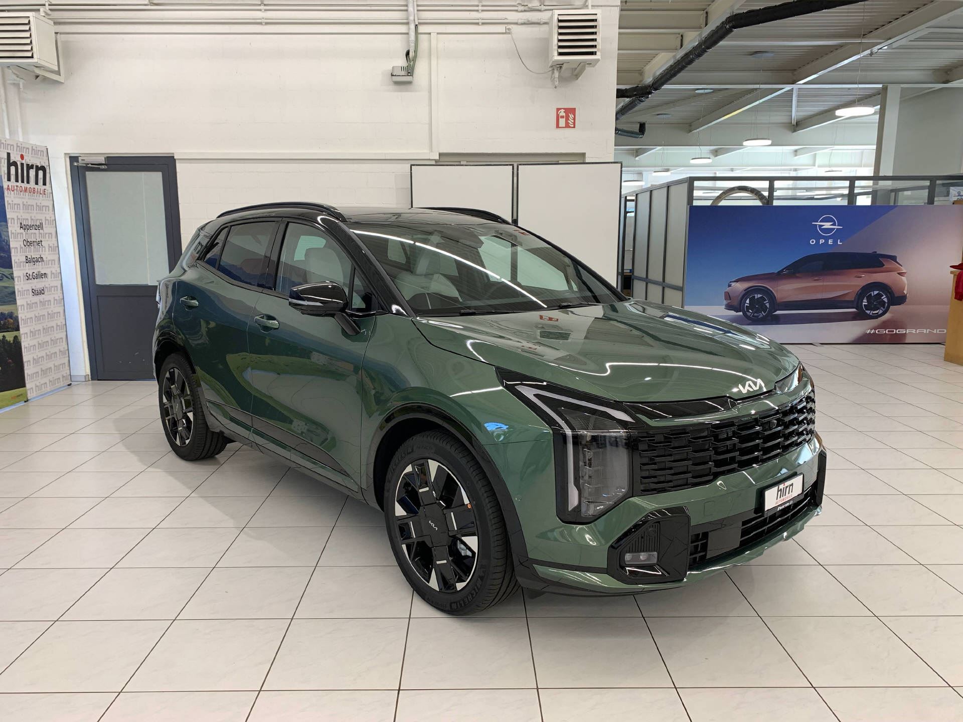 KIA Sportage 1.6 T-GDi Hybrid GT-Line-image-2