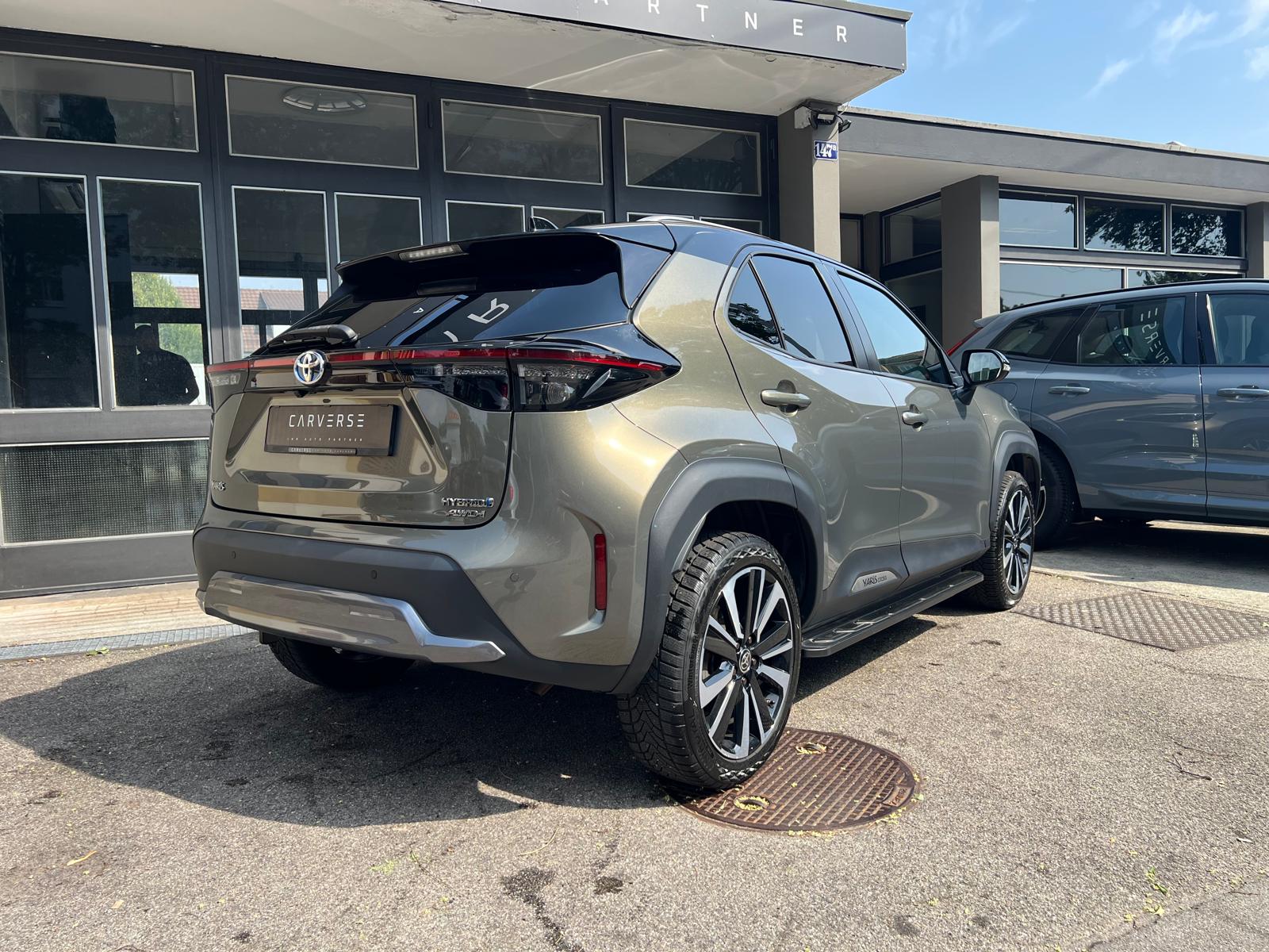 TOYOTA Yaris Cross 1.5 VVT-i HSD Premiere Edition AWD-i-image-3