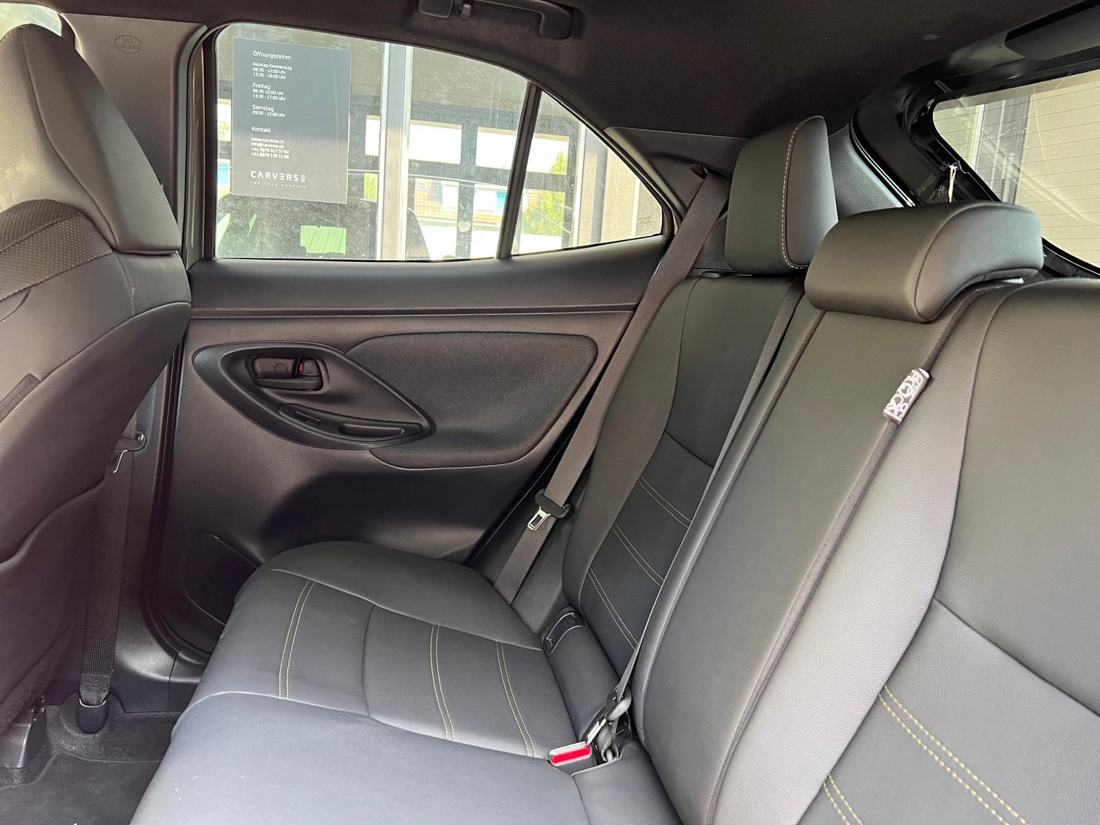 TOYOTA Yaris Cross 1.5 VVT-i HSD Premiere Edition AWD-i-image-8