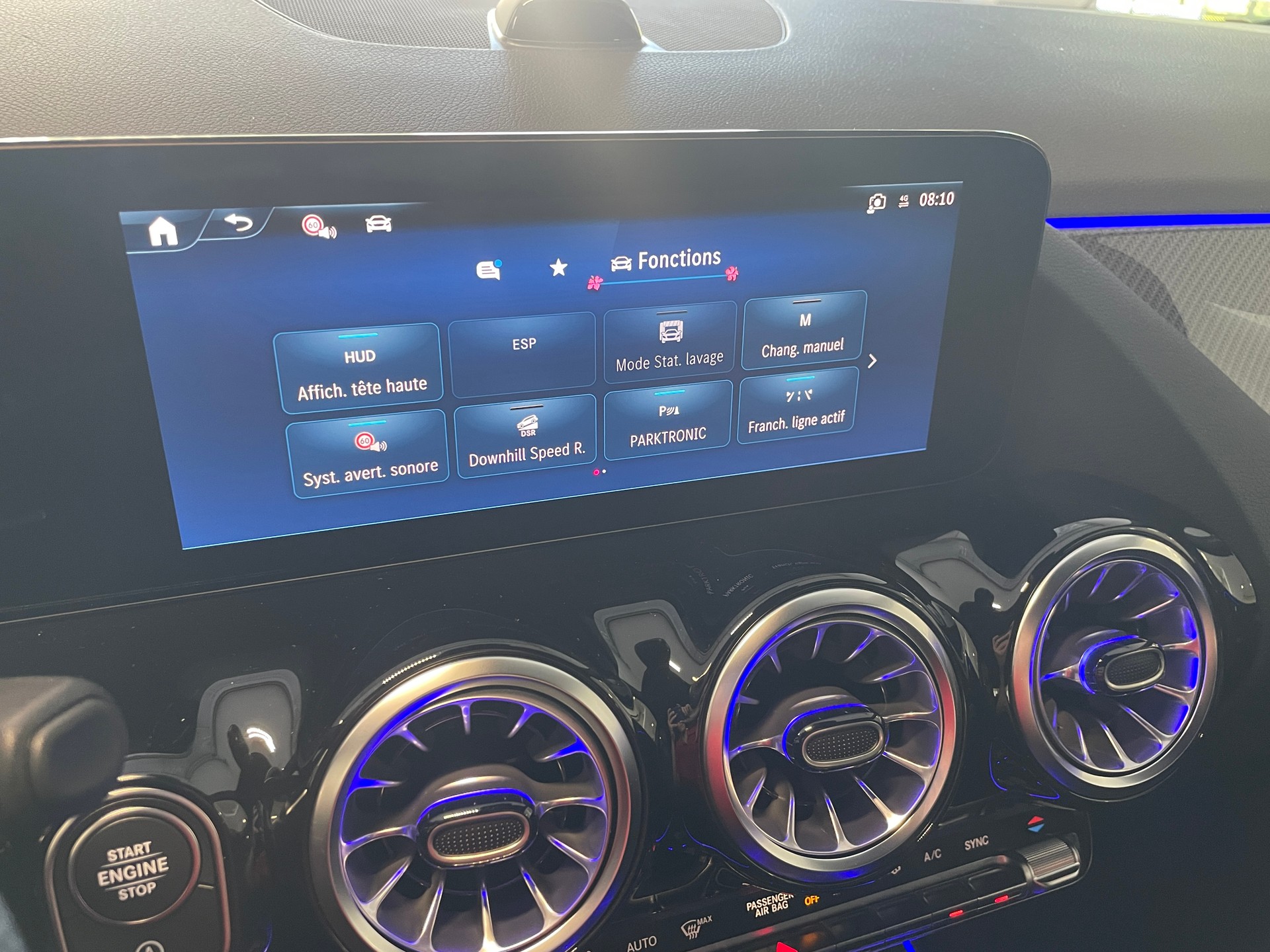 MERCEDES-BENZ GLA 250 4Matic 8G-DCT Swiss Star AMG Line-image-19