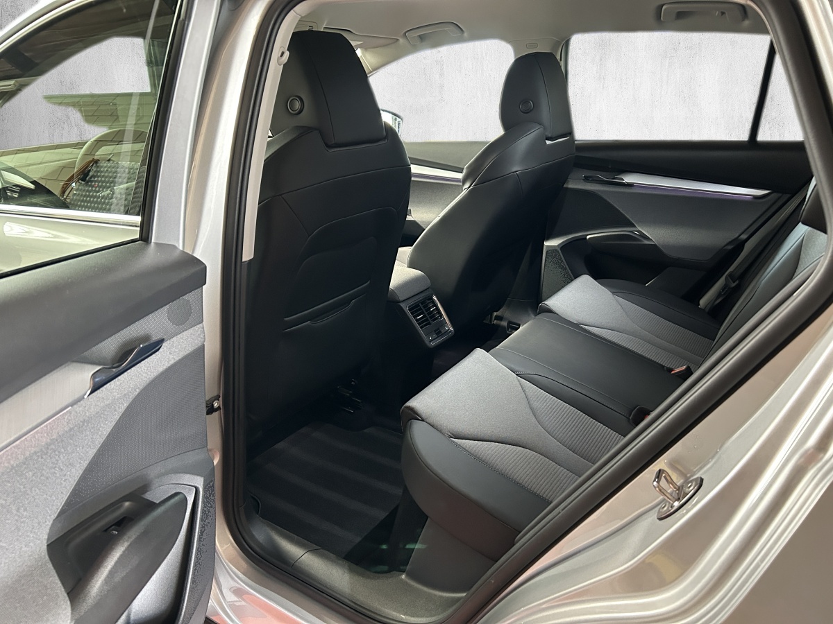 SKODA Enyaq iV 80x-image-9