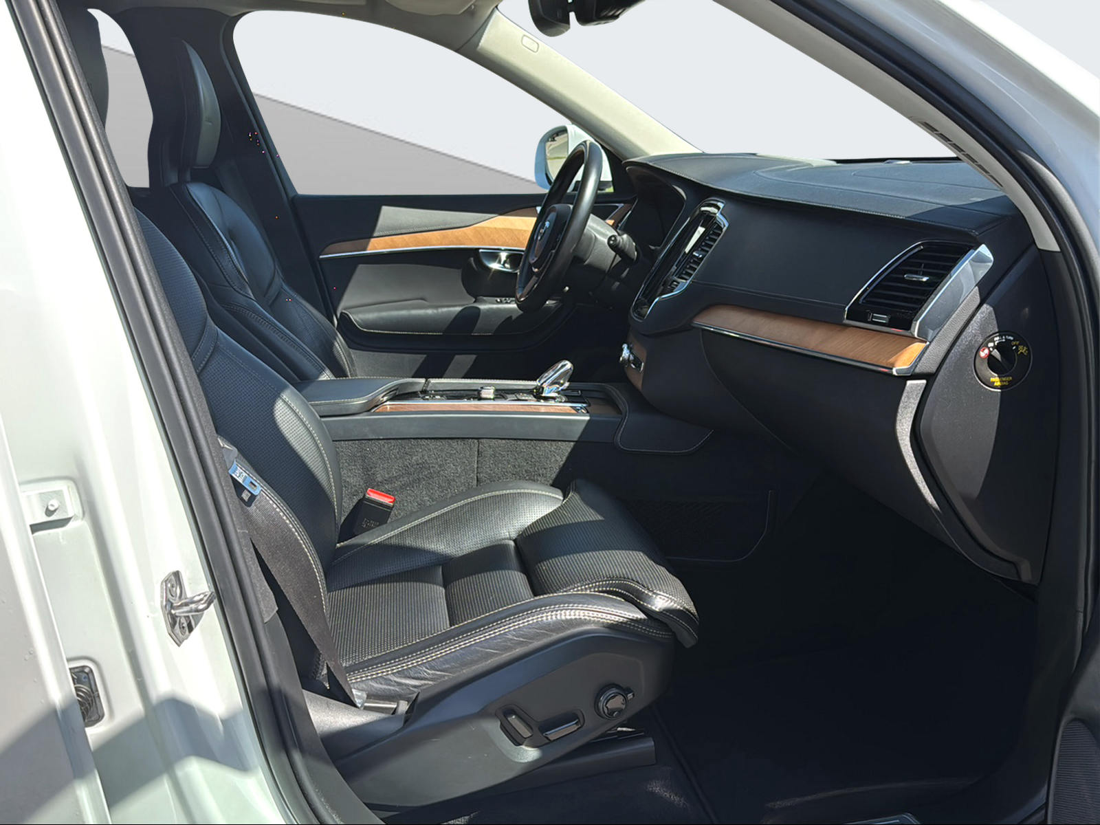 VOLVO XC90 2.0 B5 MH Inscription 5P. AWD-image-14