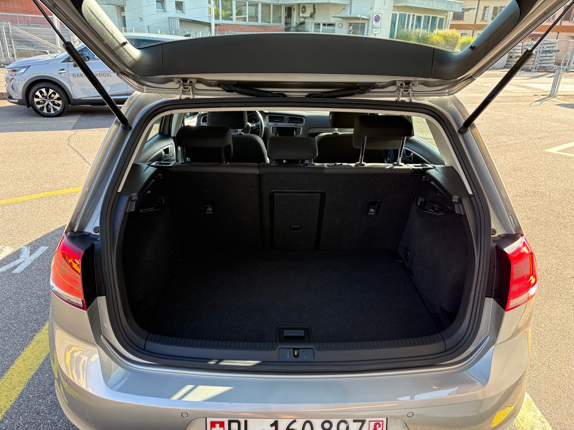 VW 2.0 TDI Comfortline DSG-image-5