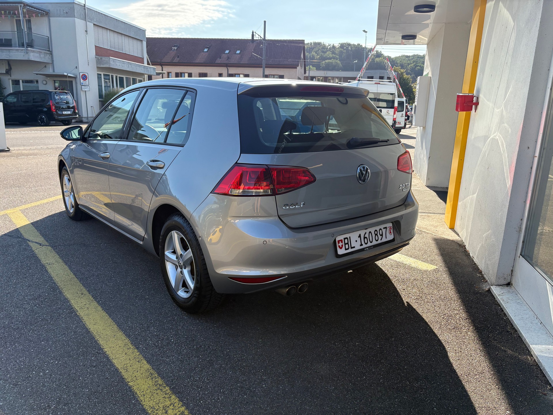 VW 2.0 TDI Comfortline DSG-image-1