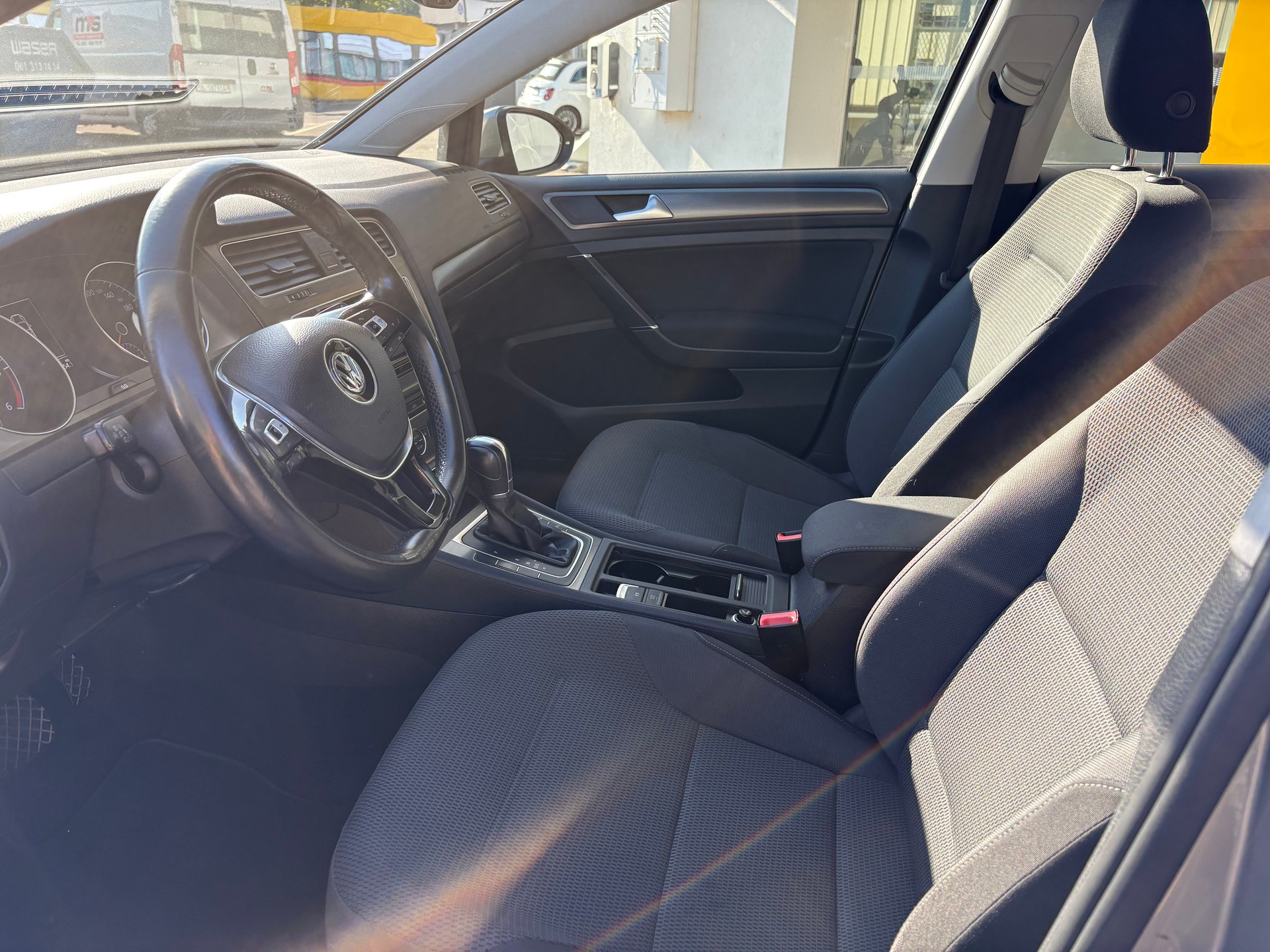 VW 2.0 TDI Comfortline DSG-image-3