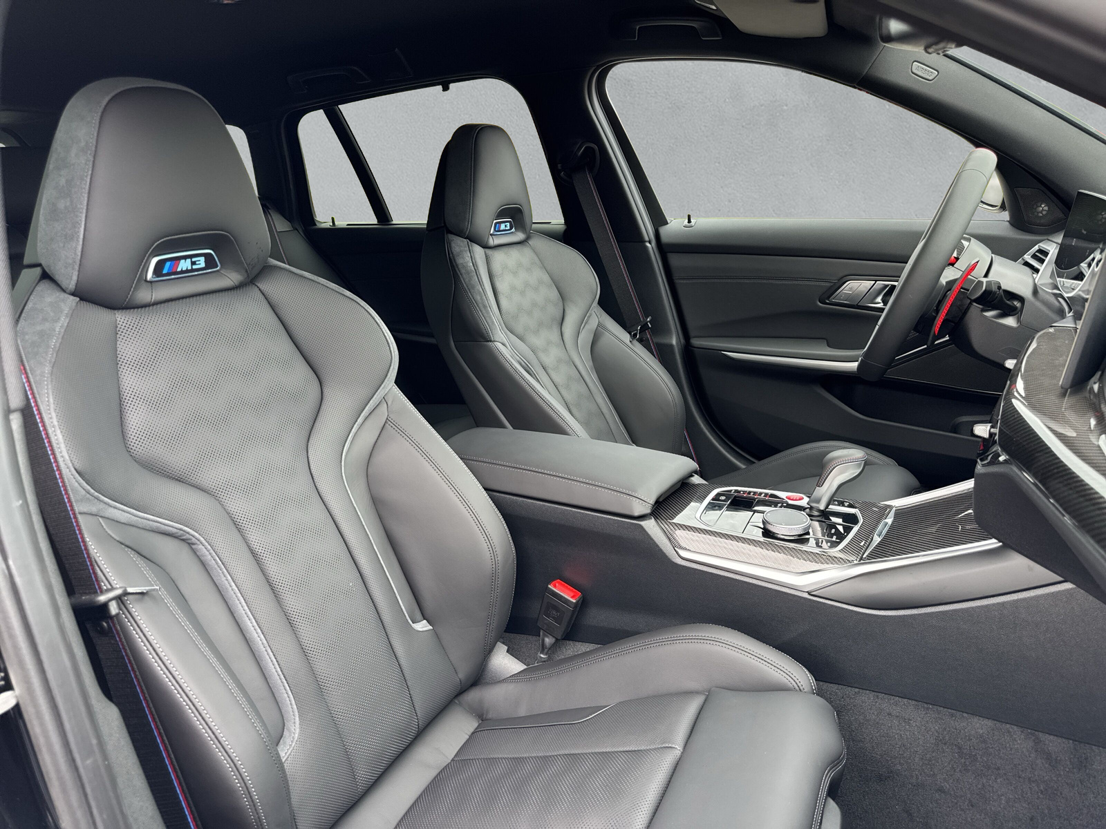 BMW M3 Touring xDrive Competition M-image-12