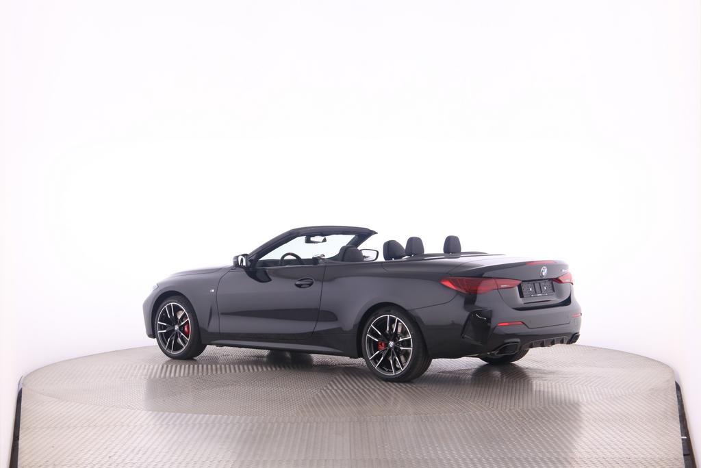 BMW M440i xDrive Cabrio-image-5