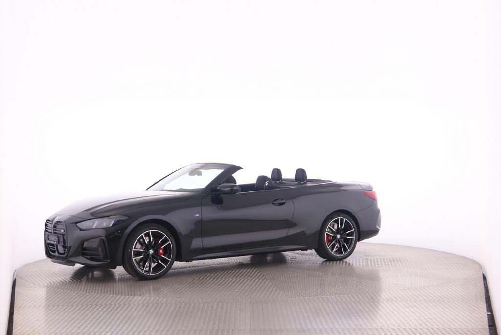 BMW M440i xDrive Cabrio-image-16