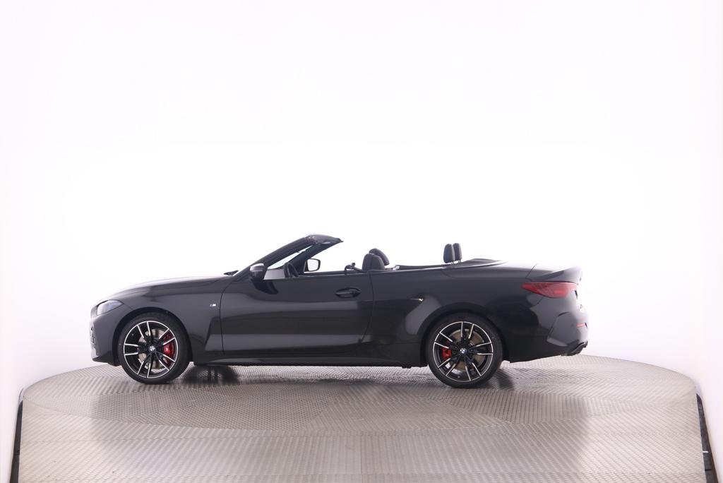 BMW M440i xDrive Cabrio-image-4
