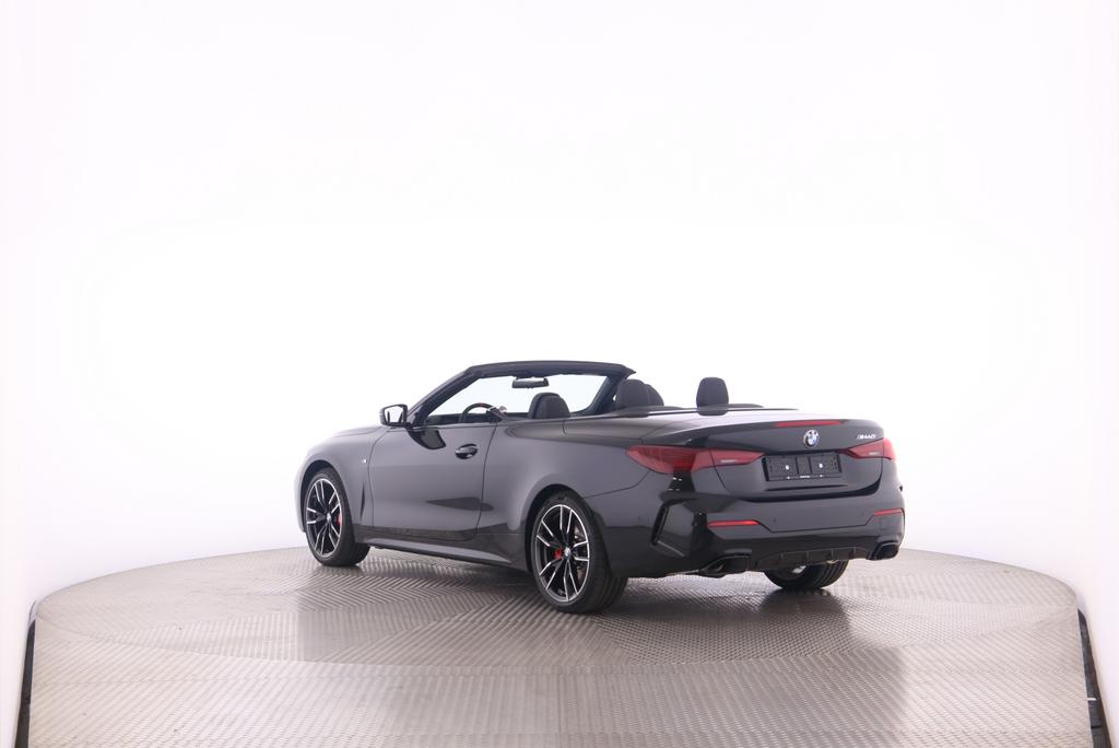 BMW M440i xDrive Cabrio-image-6