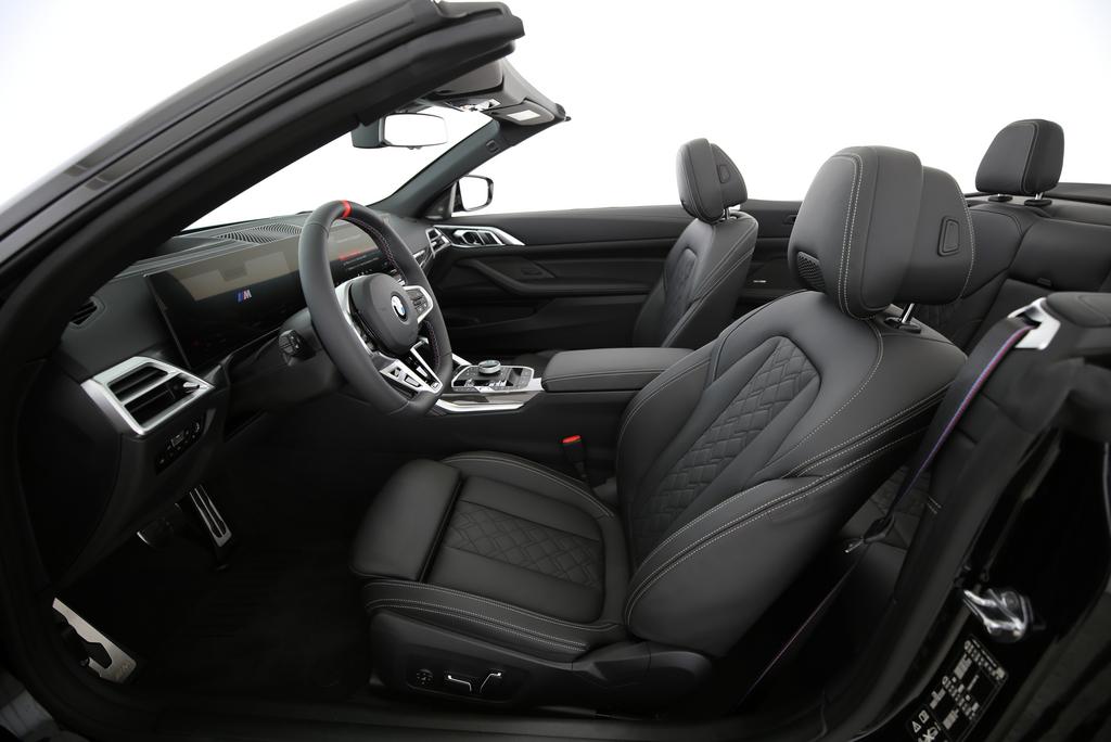 BMW M440i xDrive Cabrio-image-17