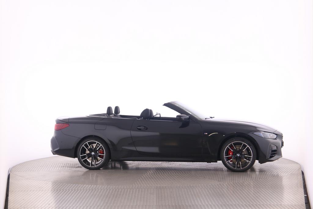 BMW M440i xDrive Cabrio-image-11