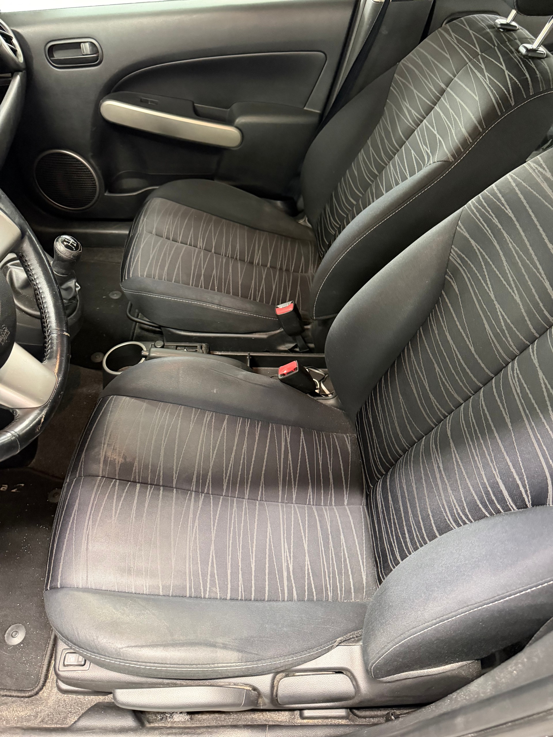 MAZDA 2 1.3i 16V Exclusive-image-8