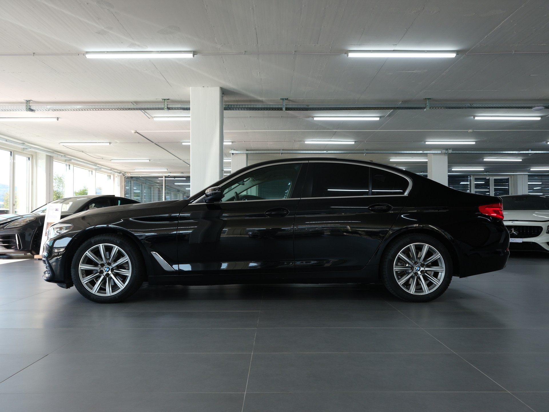 BMW 520d xDrive Sport Line Steptronic *Rückfahrkamera* *Sitzheizung* *M-Paket*-image-6