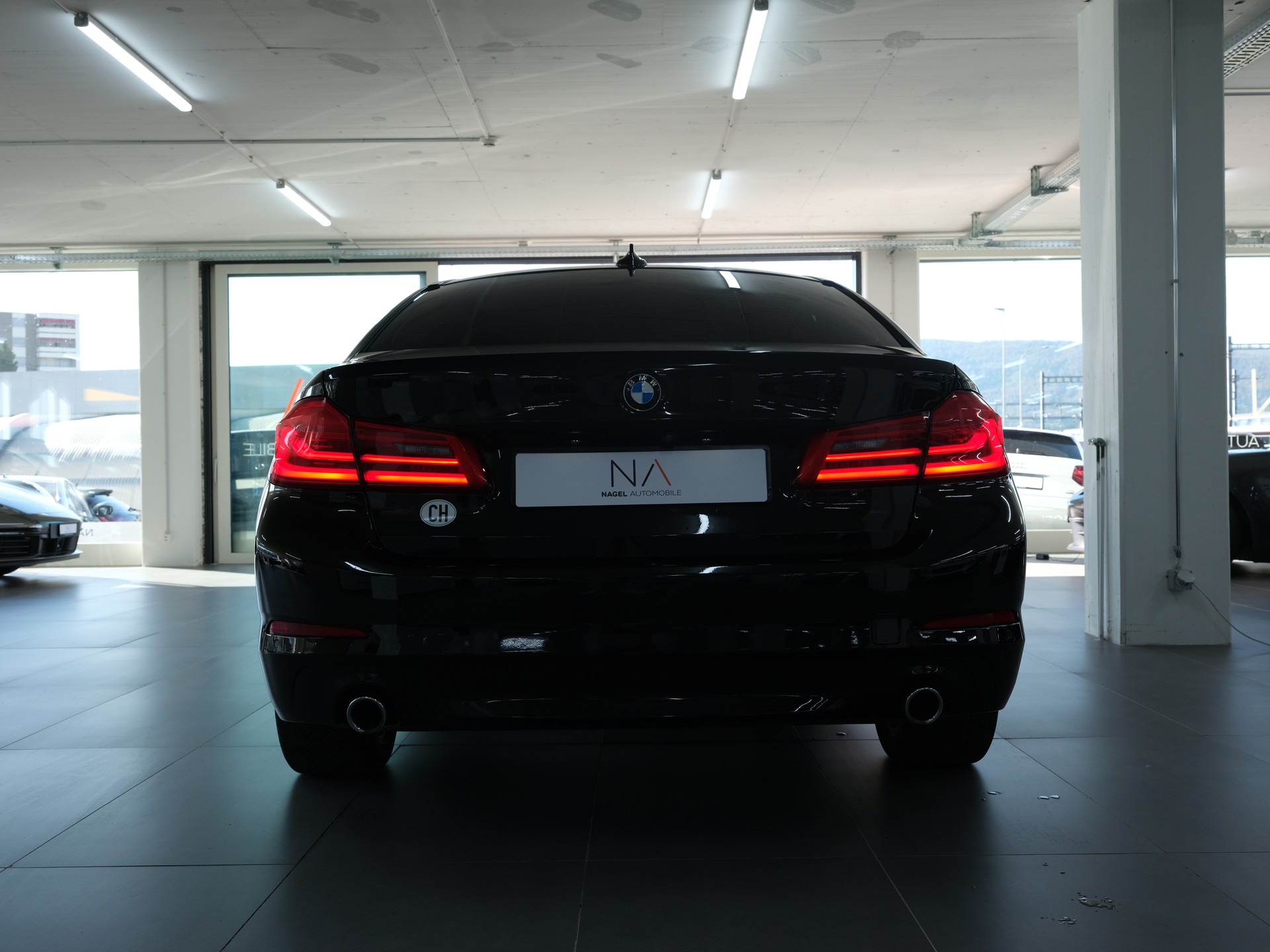 BMW 520d xDrive Sport Line Steptronic *Rückfahrkamera* *Sitzheizung* *M-Paket*-image-4
