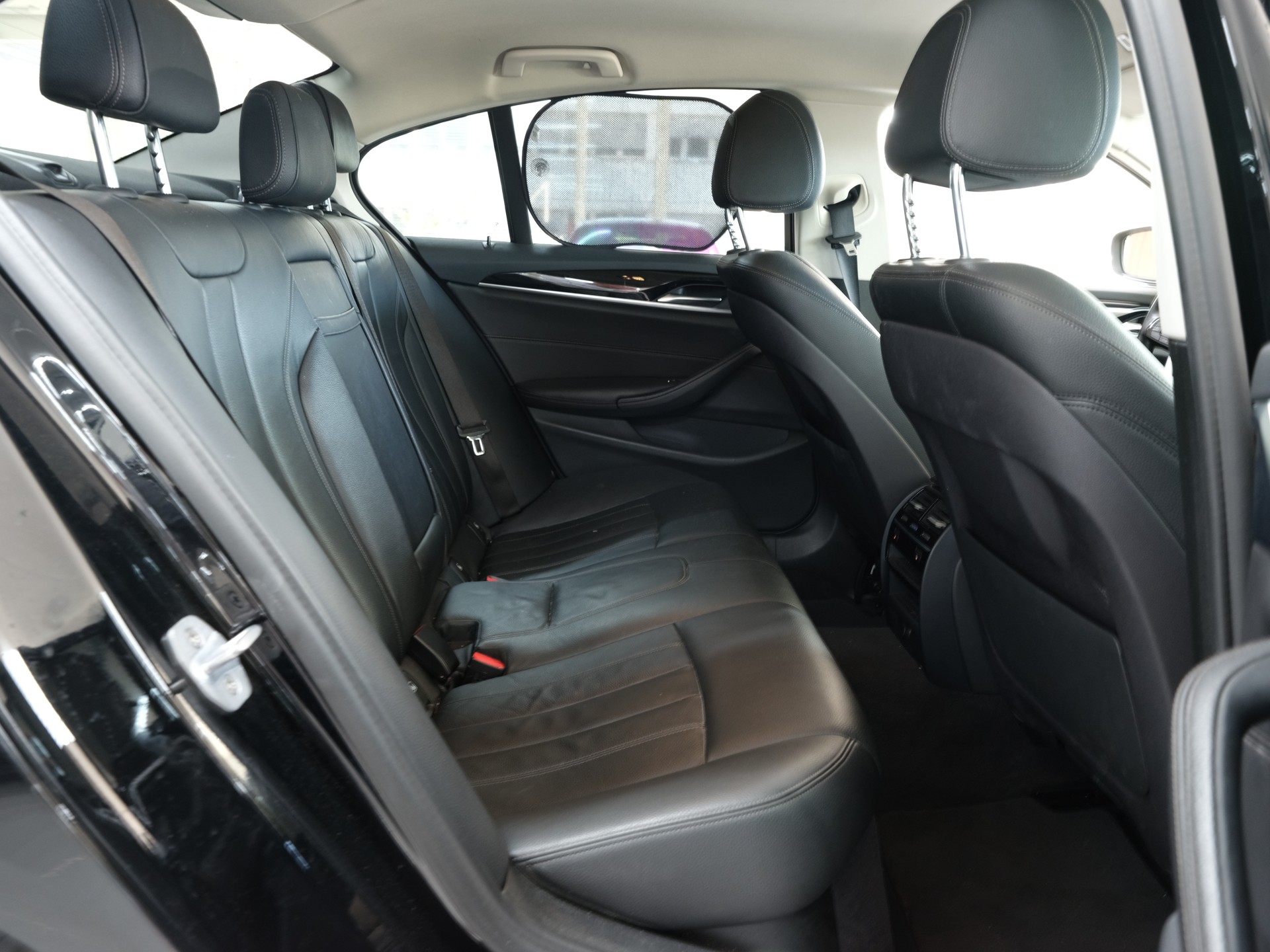 BMW 520d xDrive Sport Line Steptronic *Rückfahrkamera* *Sitzheizung* *M-Paket*-image-24