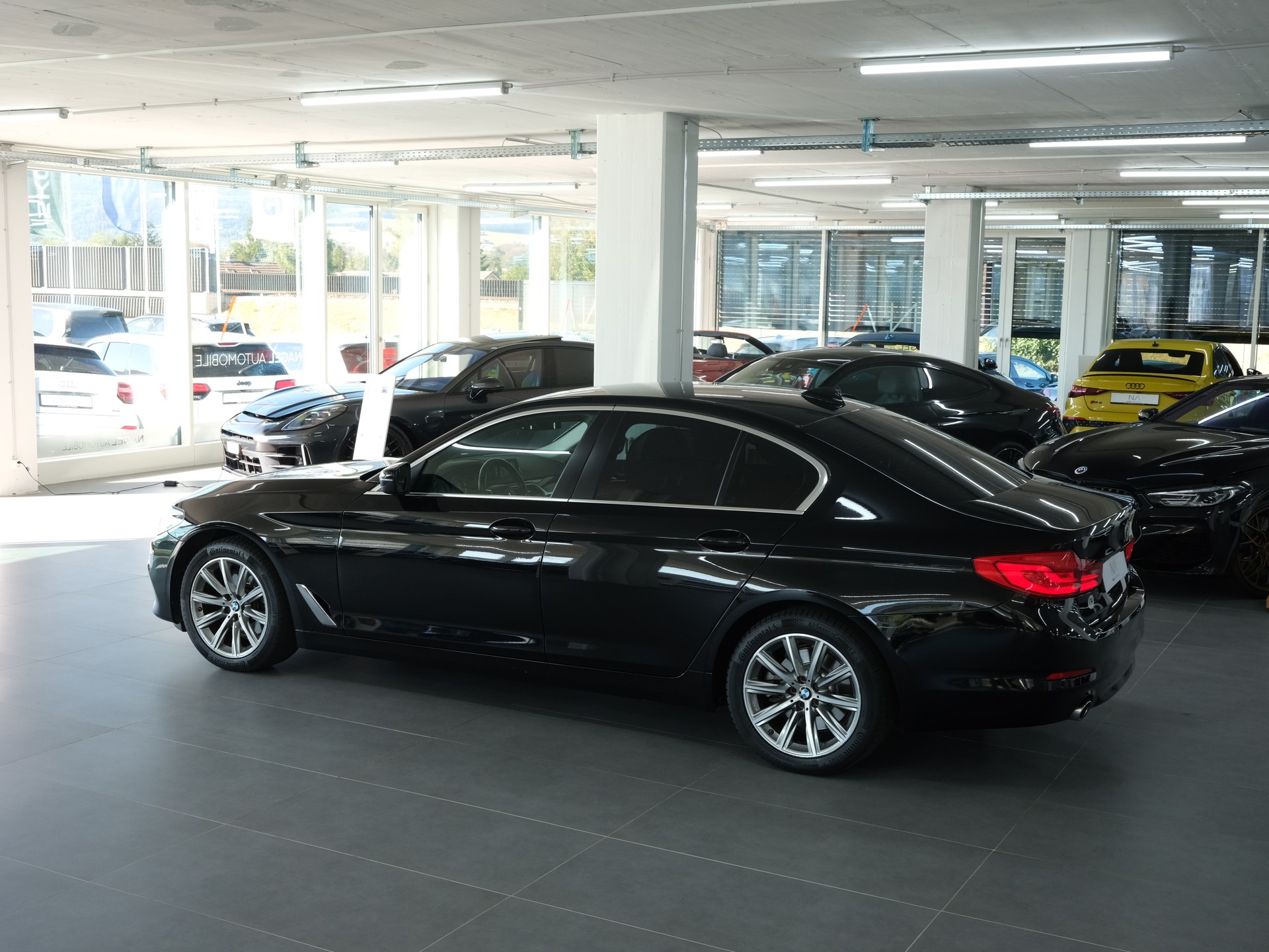 BMW 520d xDrive Sport Line Steptronic *Rückfahrkamera* *Sitzheizung* *M-Paket*-image-16