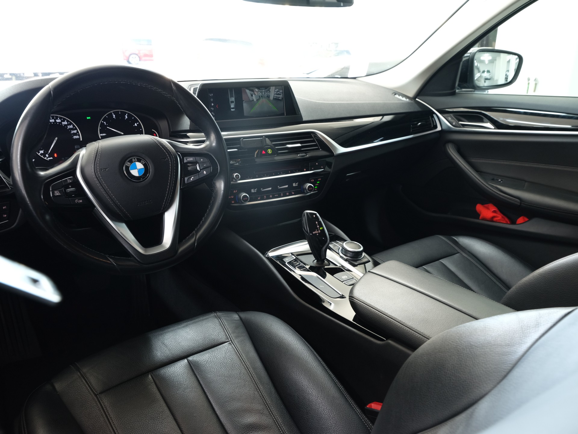 BMW 520d xDrive Sport Line Steptronic *Rückfahrkamera* *Sitzheizung* *M-Paket*-image-22