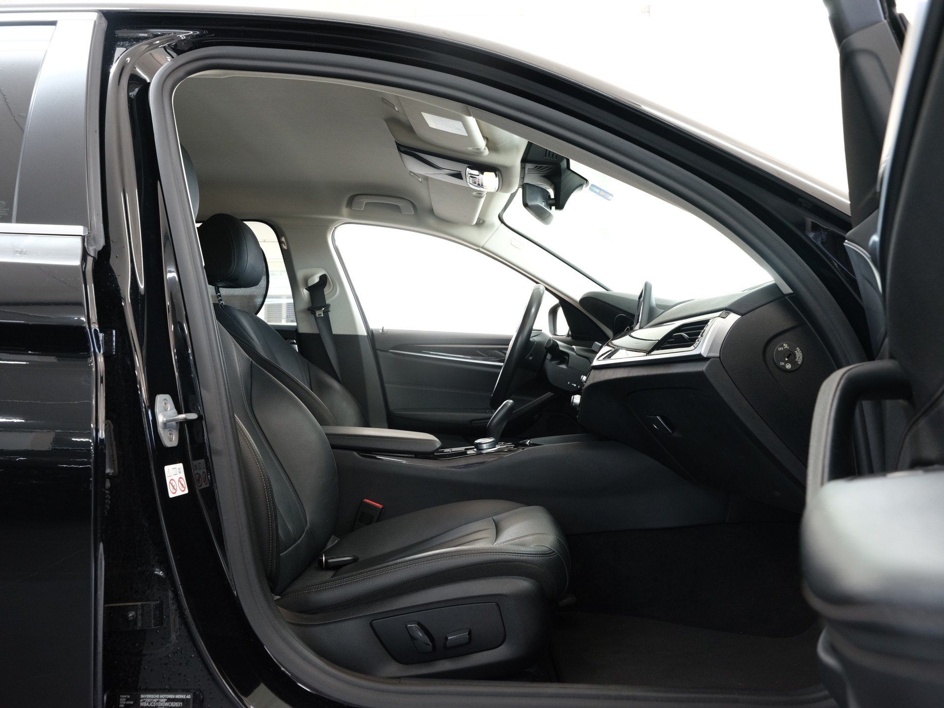 BMW 520d xDrive Sport Line Steptronic *Rückfahrkamera* *Sitzheizung* *M-Paket*-image-27
