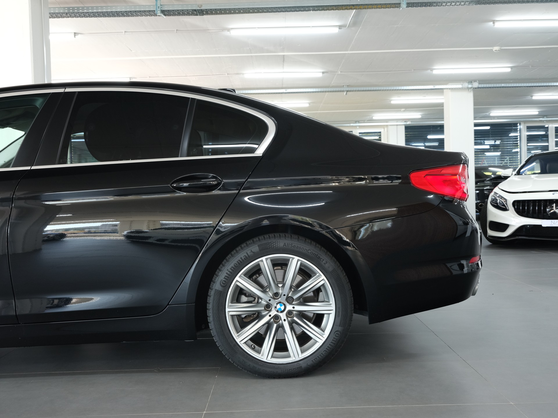 BMW 520d xDrive Sport Line Steptronic *Rückfahrkamera* *Sitzheizung* *M-Paket*-image-12