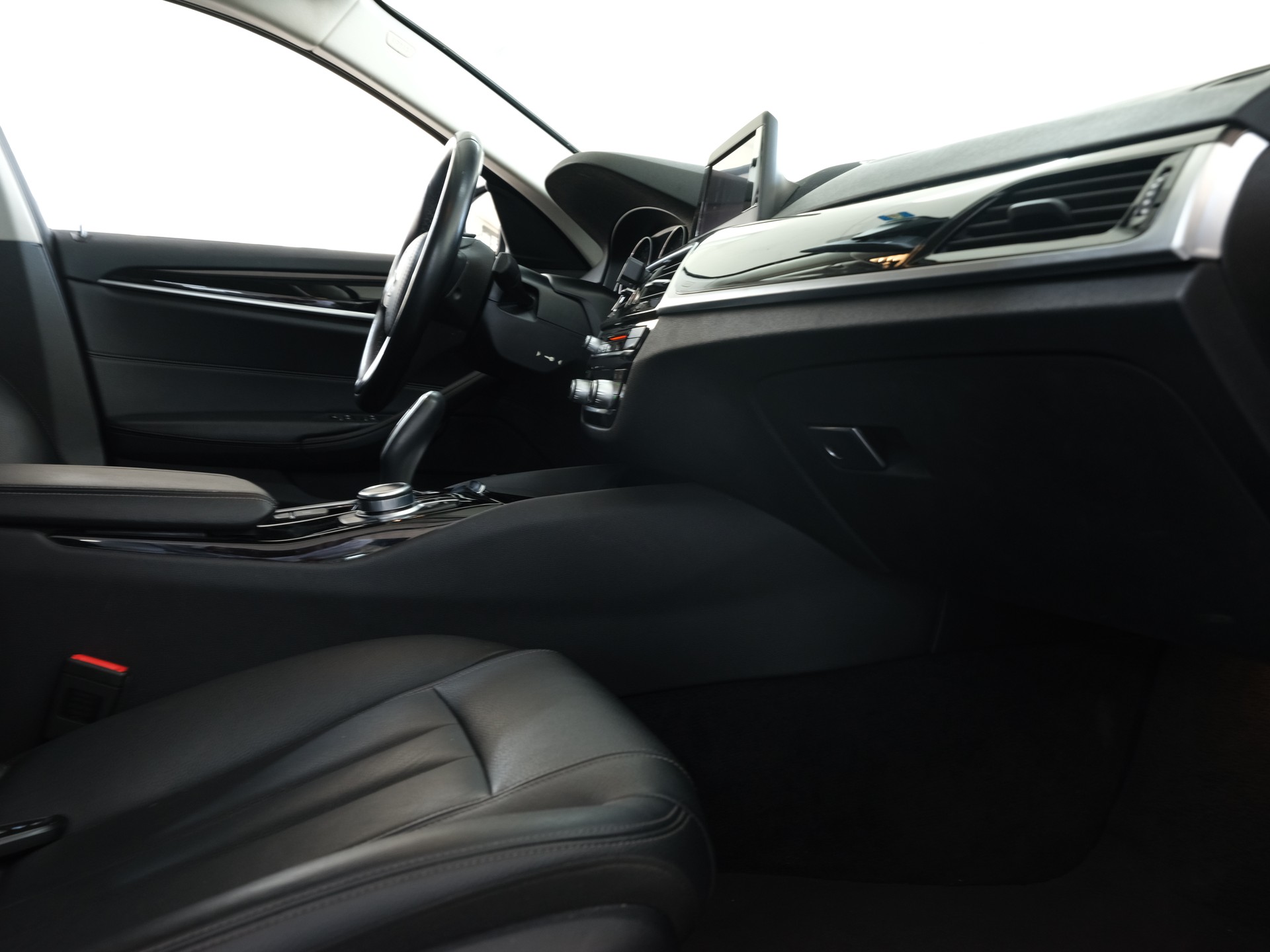 BMW 520d xDrive Sport Line Steptronic *Rückfahrkamera* *Sitzheizung* *M-Paket*-image-29