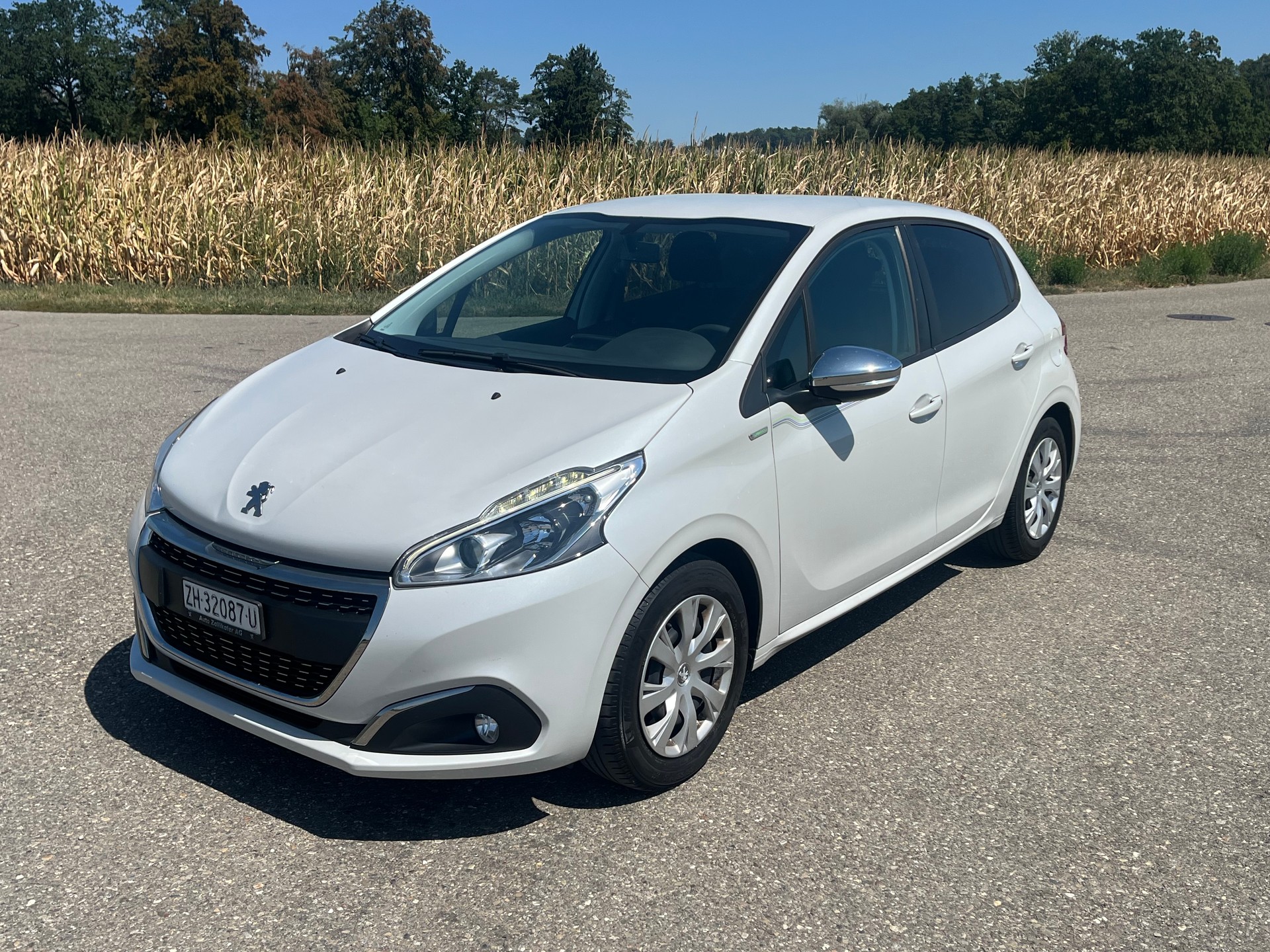 PEUGEOT 208 1.2 PureTech Urban Soul-image-2