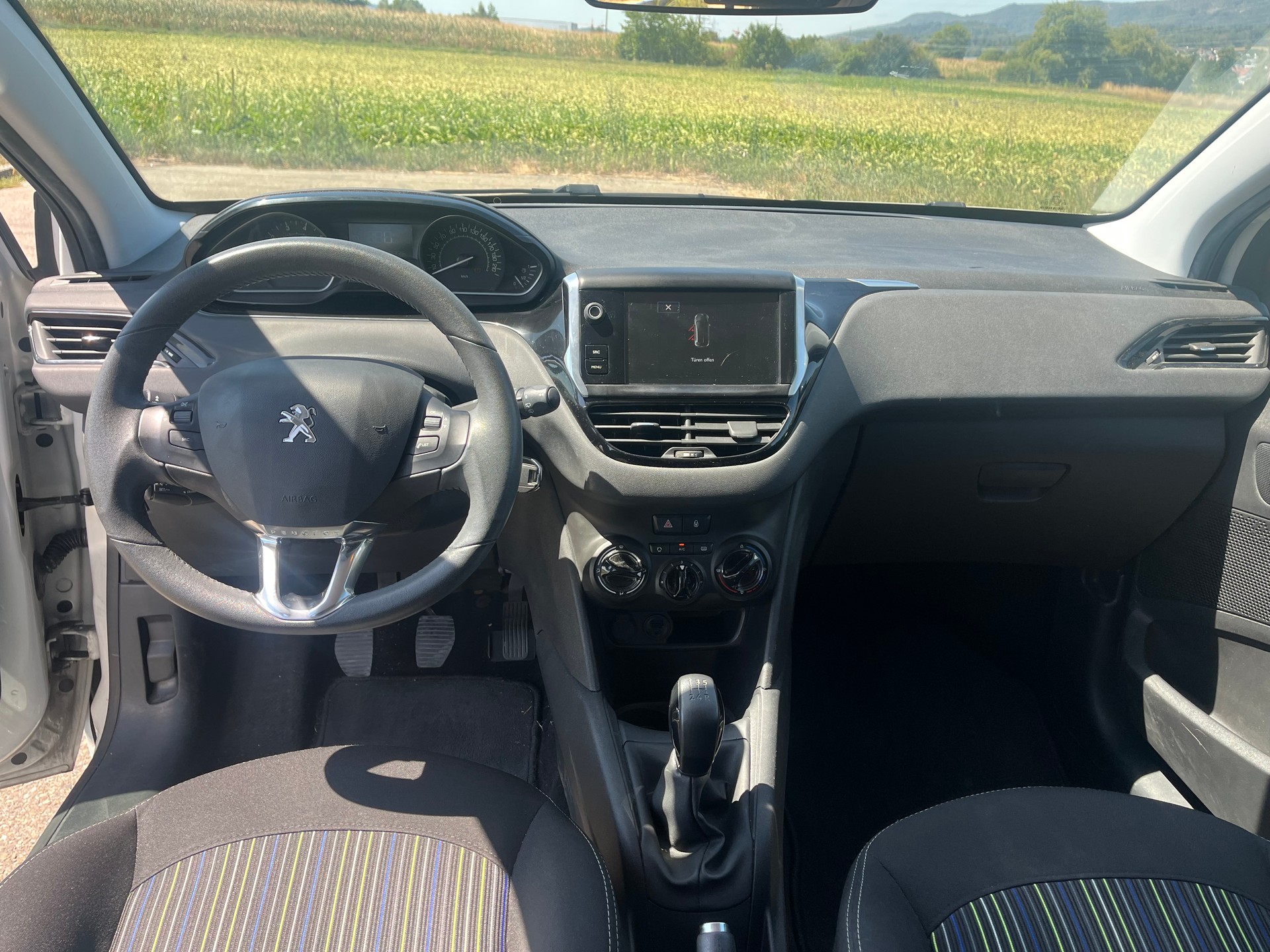 PEUGEOT 208 1.2 PureTech Urban Soul-image-13