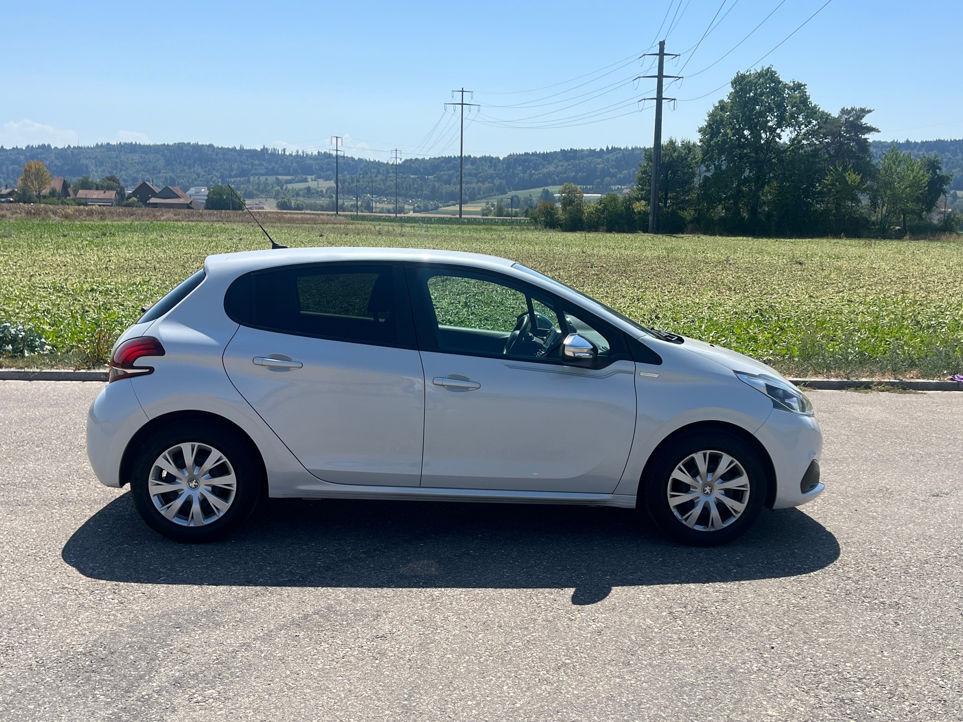 PEUGEOT 208 1.2 PureTech Urban Soul-image-5