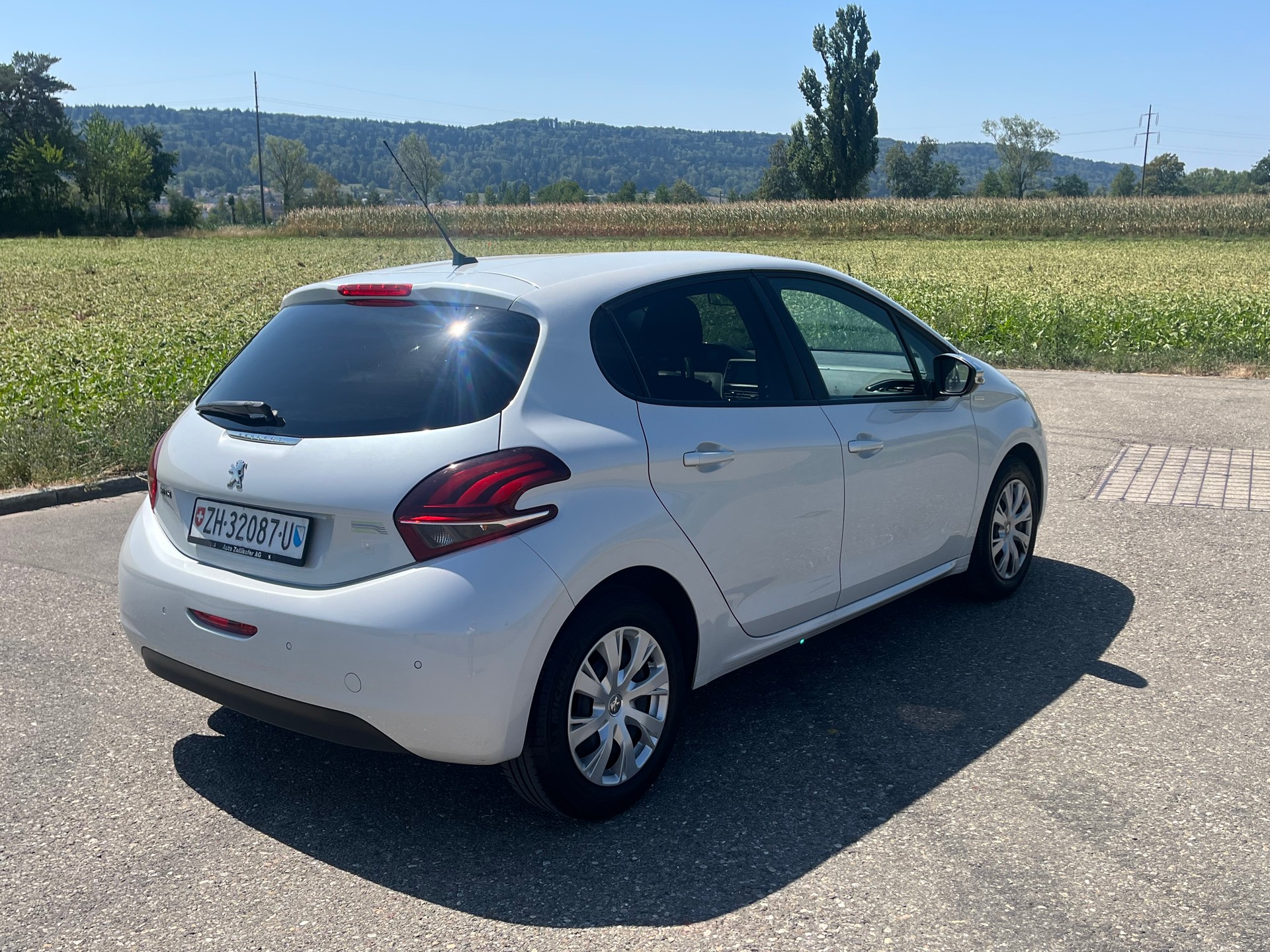 PEUGEOT 208 1.2 PureTech Urban Soul-image-8