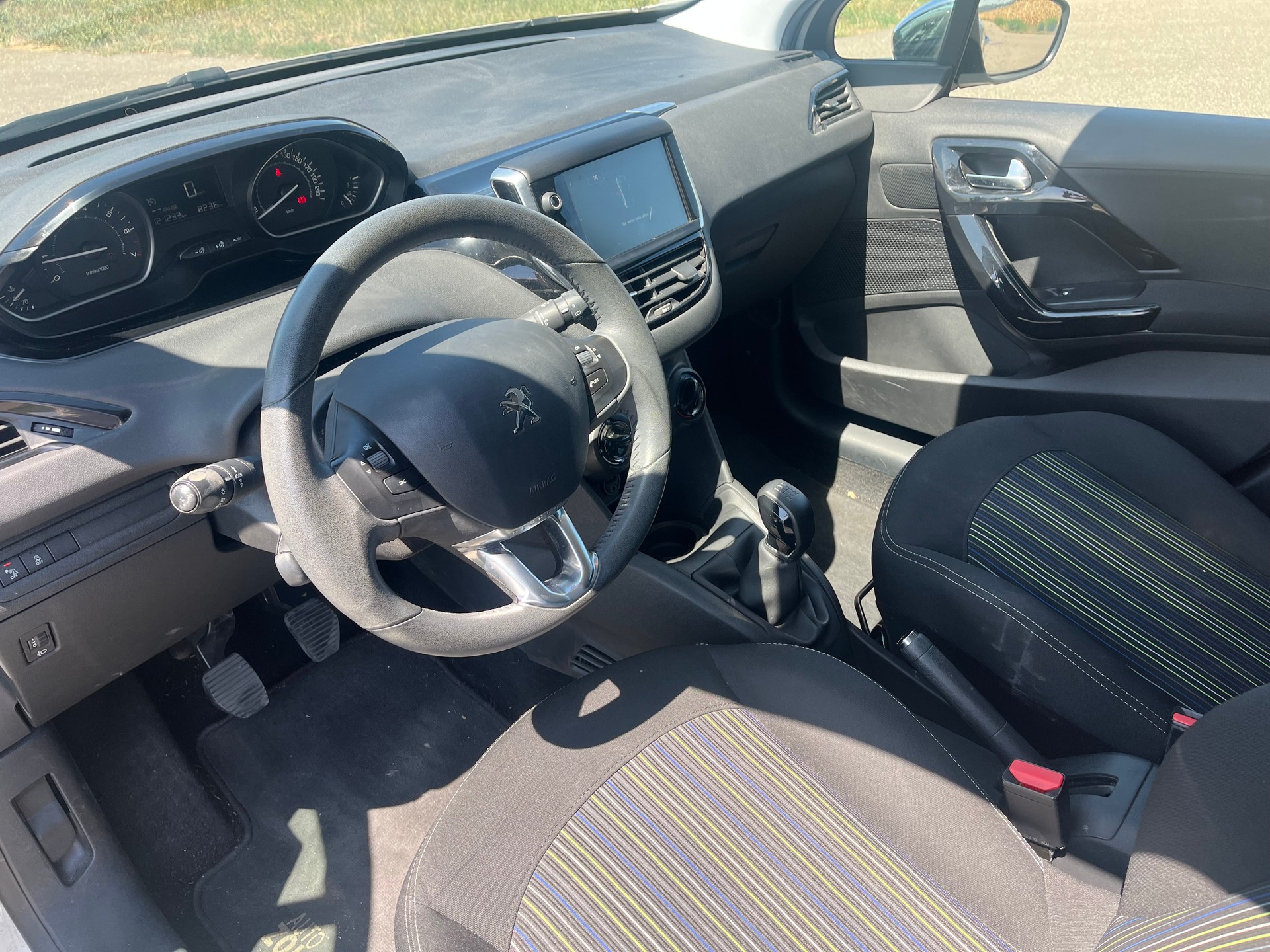 PEUGEOT 208 1.2 PureTech Urban Soul-image-11