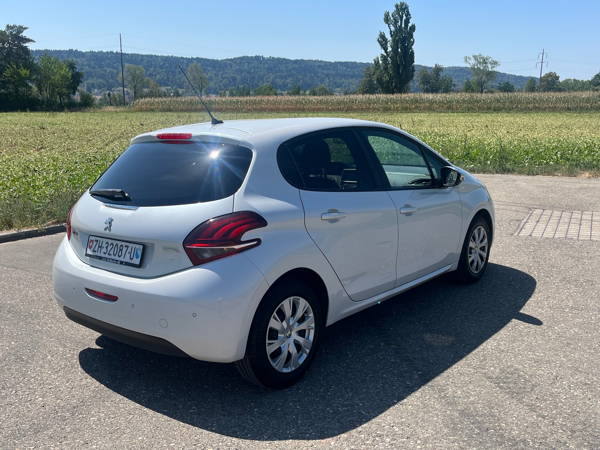 PEUGEOT 208 1.2 PureTech Urban Soul-image-7