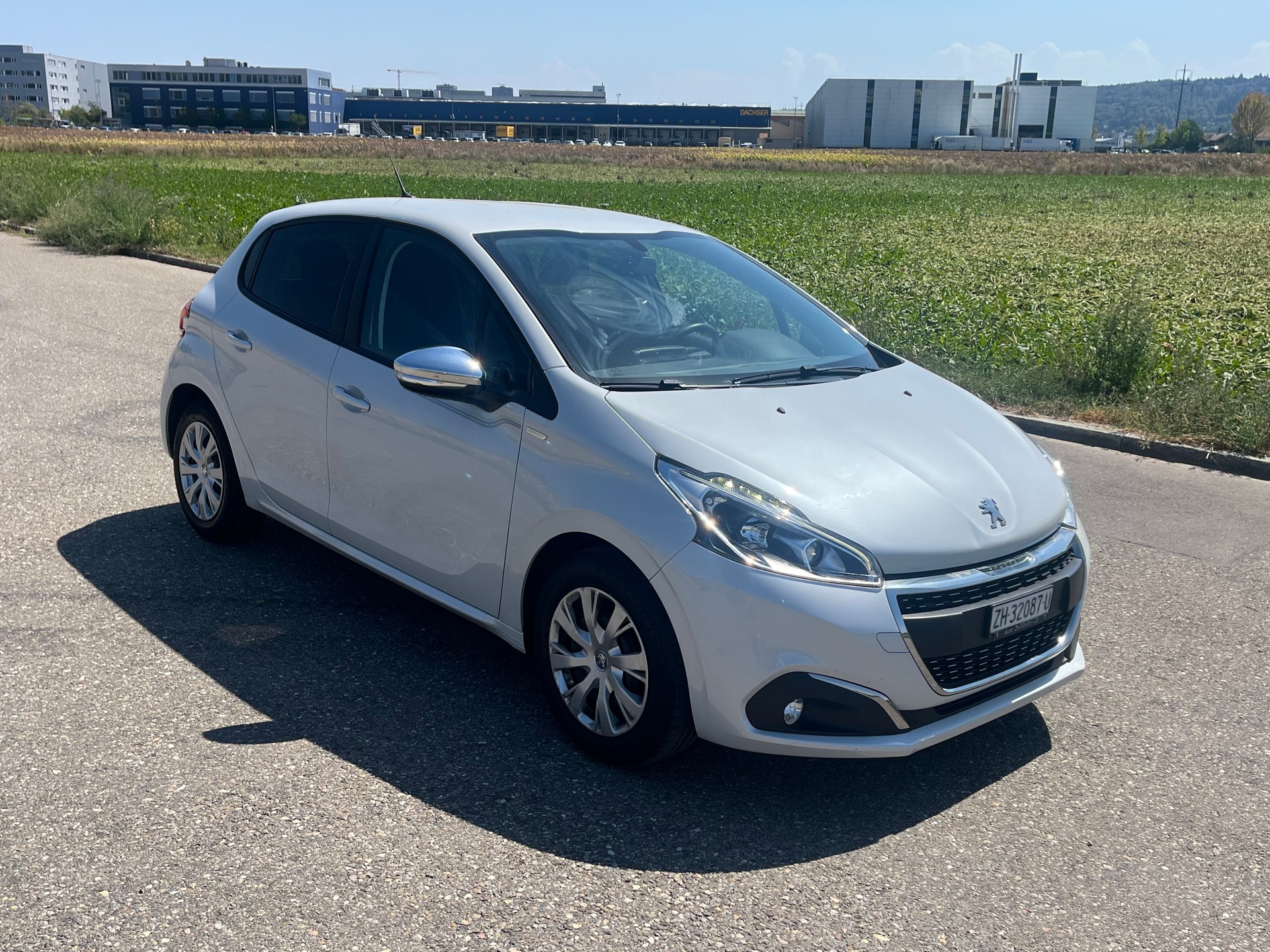 PEUGEOT 208 1.2 PureTech Urban Soul-image-6