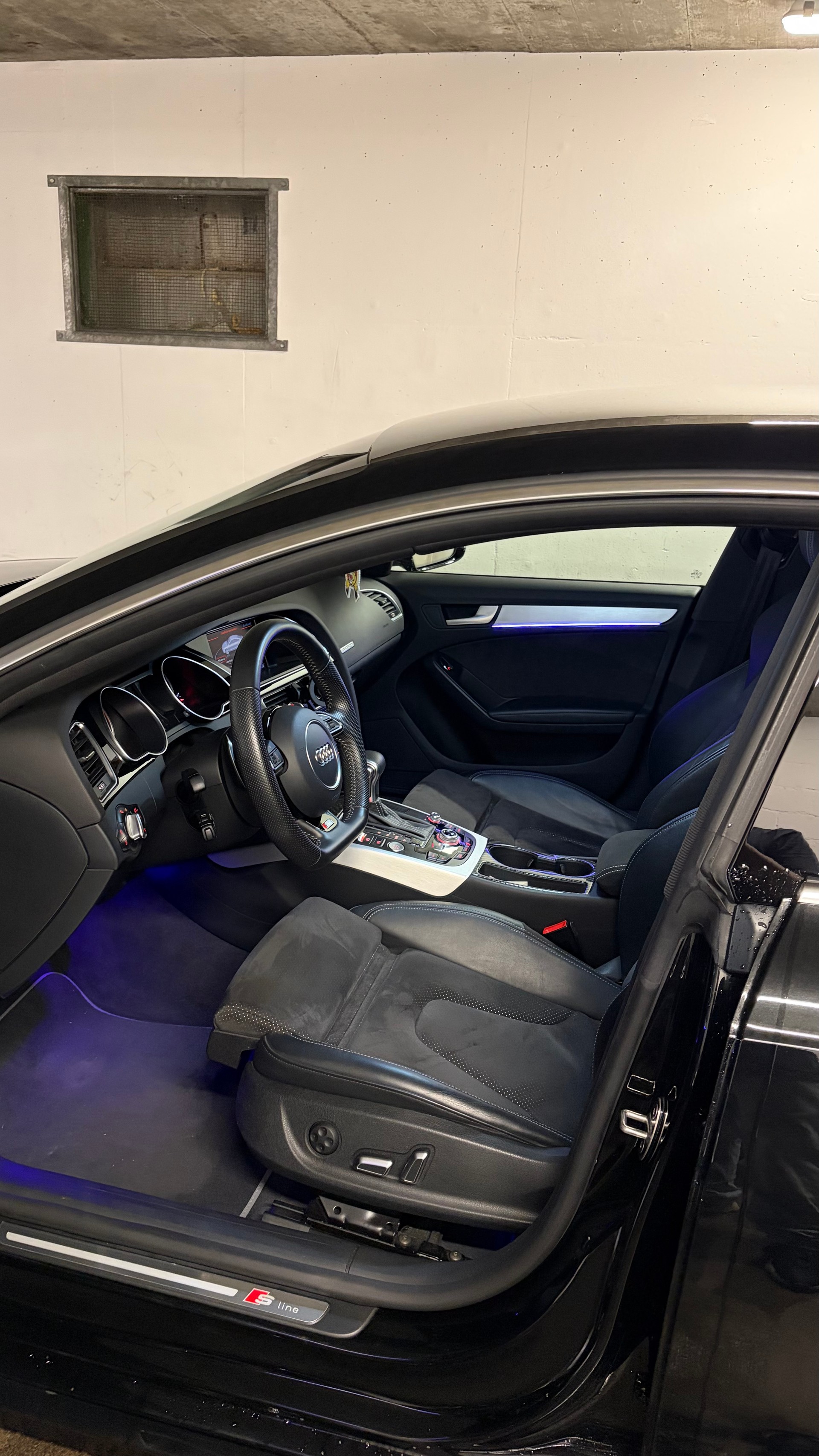 AUDI 2.0 TDI quattro S-Tronic-image-5