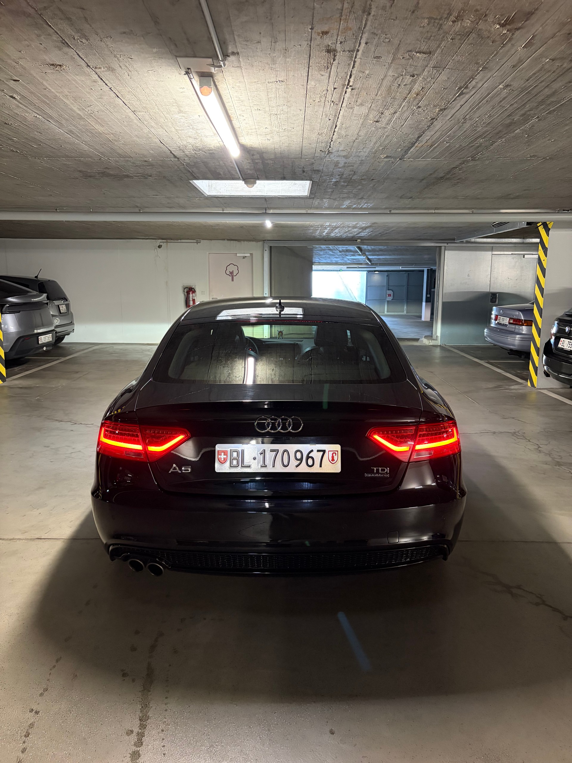 AUDI 2.0 TDI quattro S-Tronic-image-3