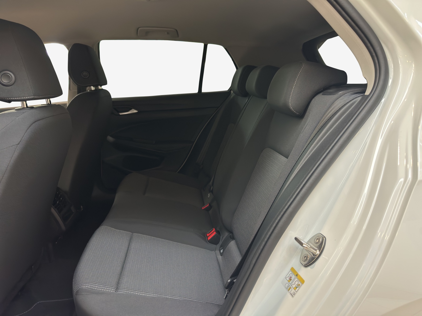 VW Golf 1.5 e TSI mHEV Value DSG-image-8