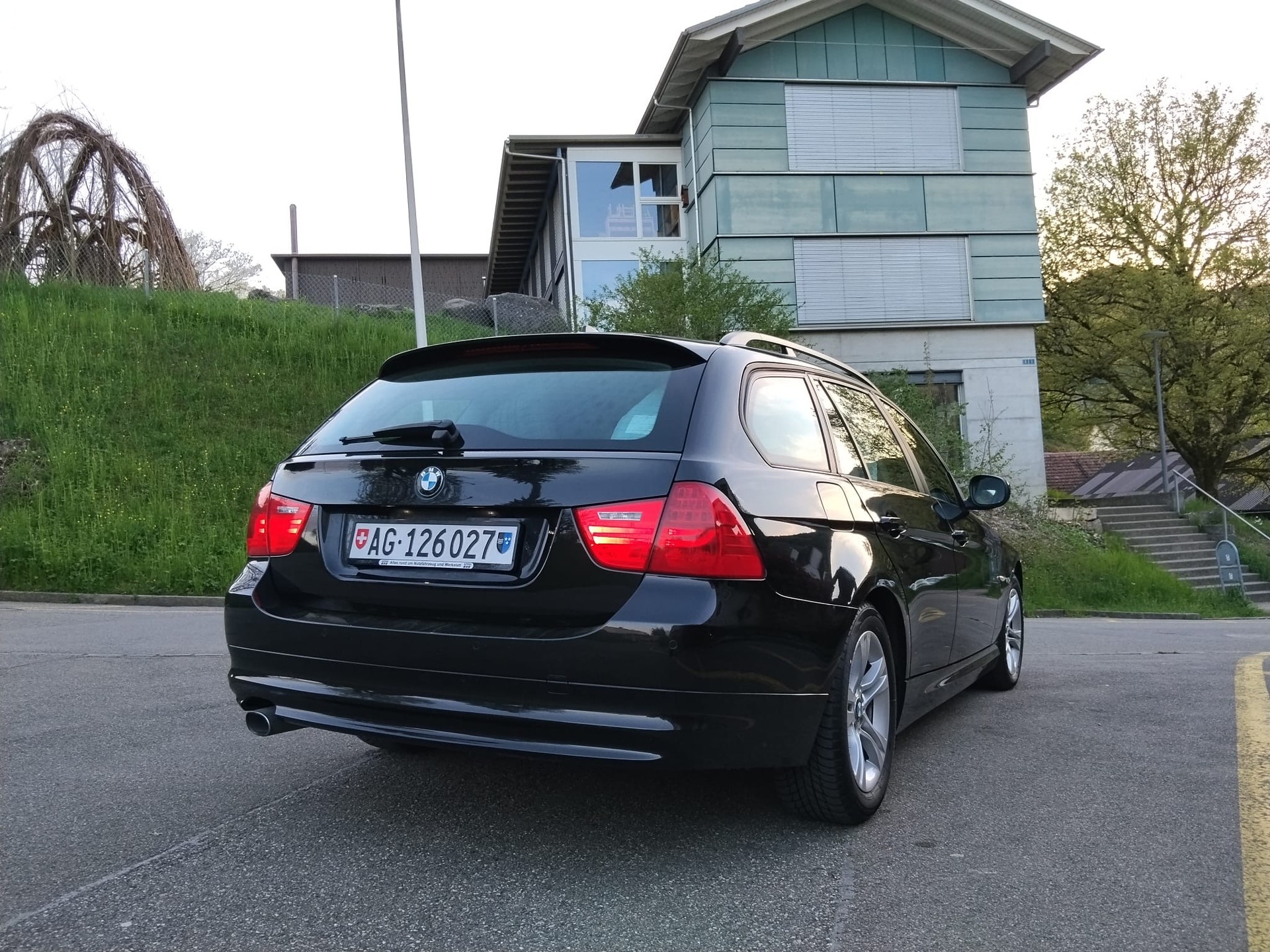 BMW 320d-image-1