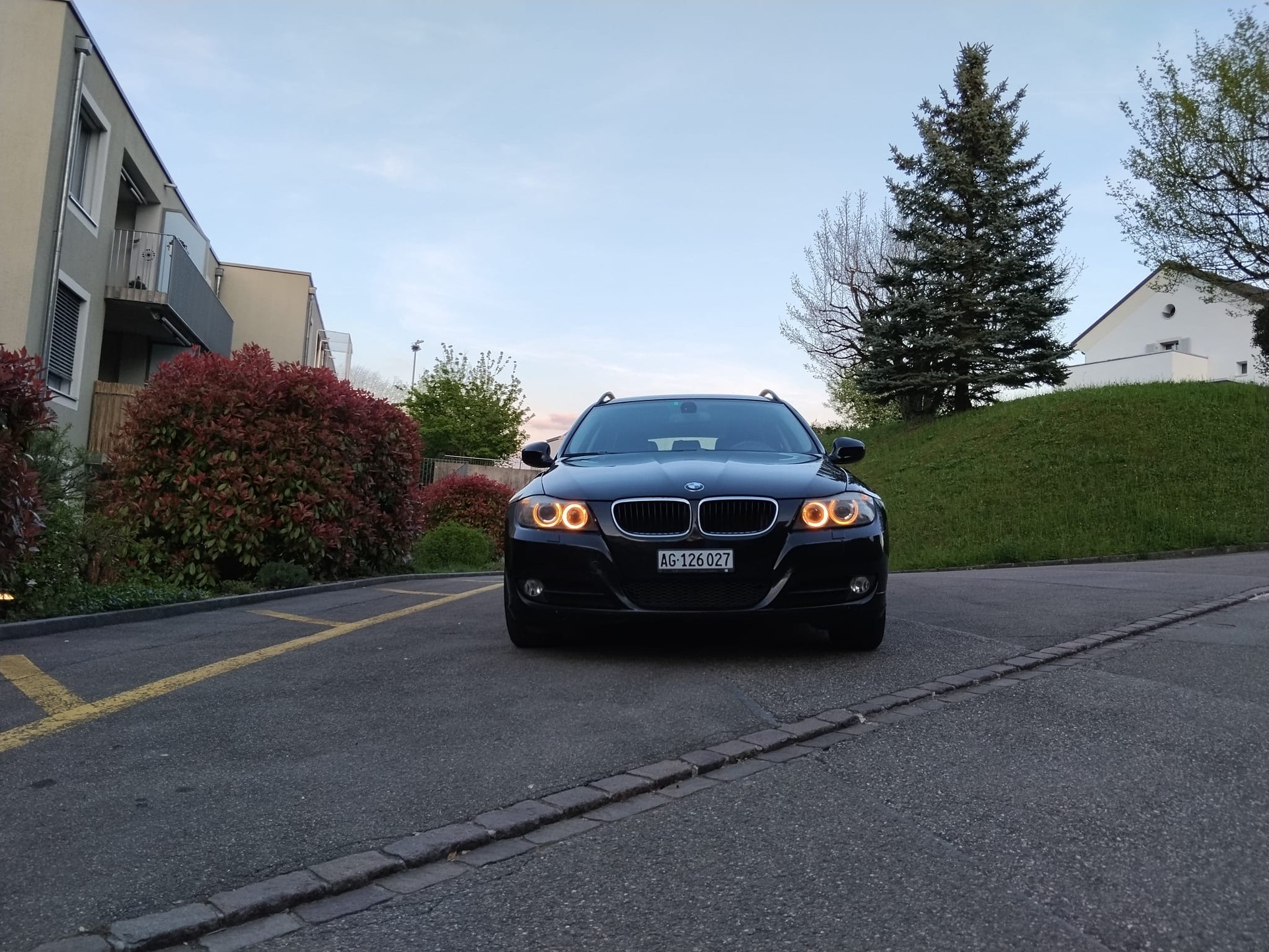 BMW 320d-image-5
