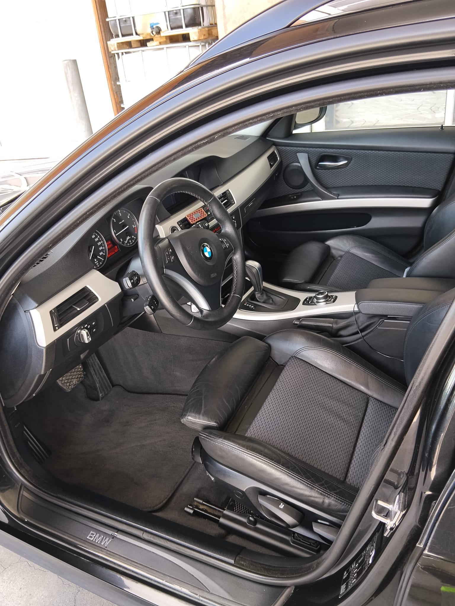 BMW 320d-image-2