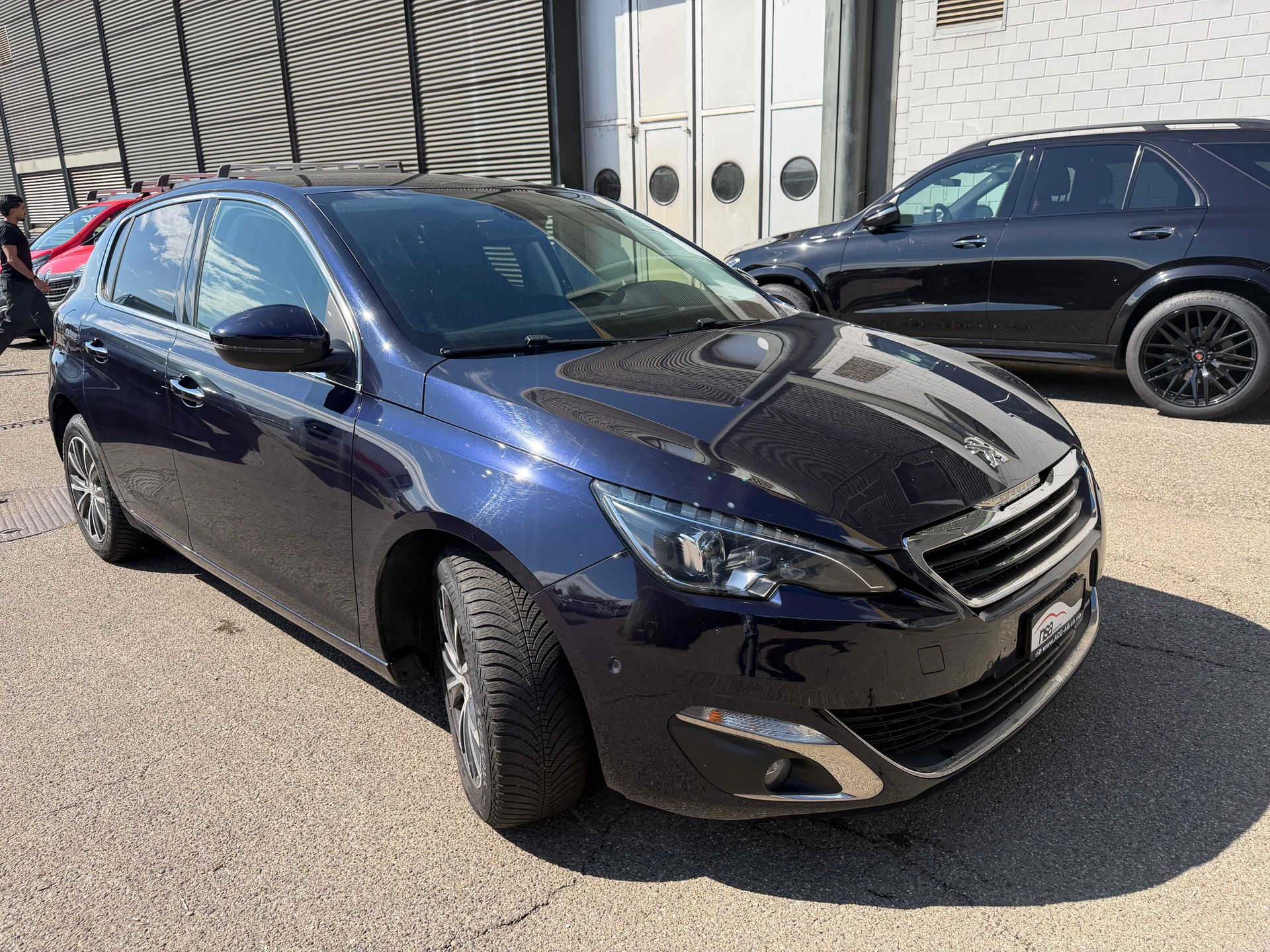PEUGEOT 308 1.6 BlueHDI Allure Automatic ** Gr. Navi ** Xenon ** Klima-auto ** PDC V+H * RF-Kamera * Tempomat ** Frisch Ab MFK-image-5