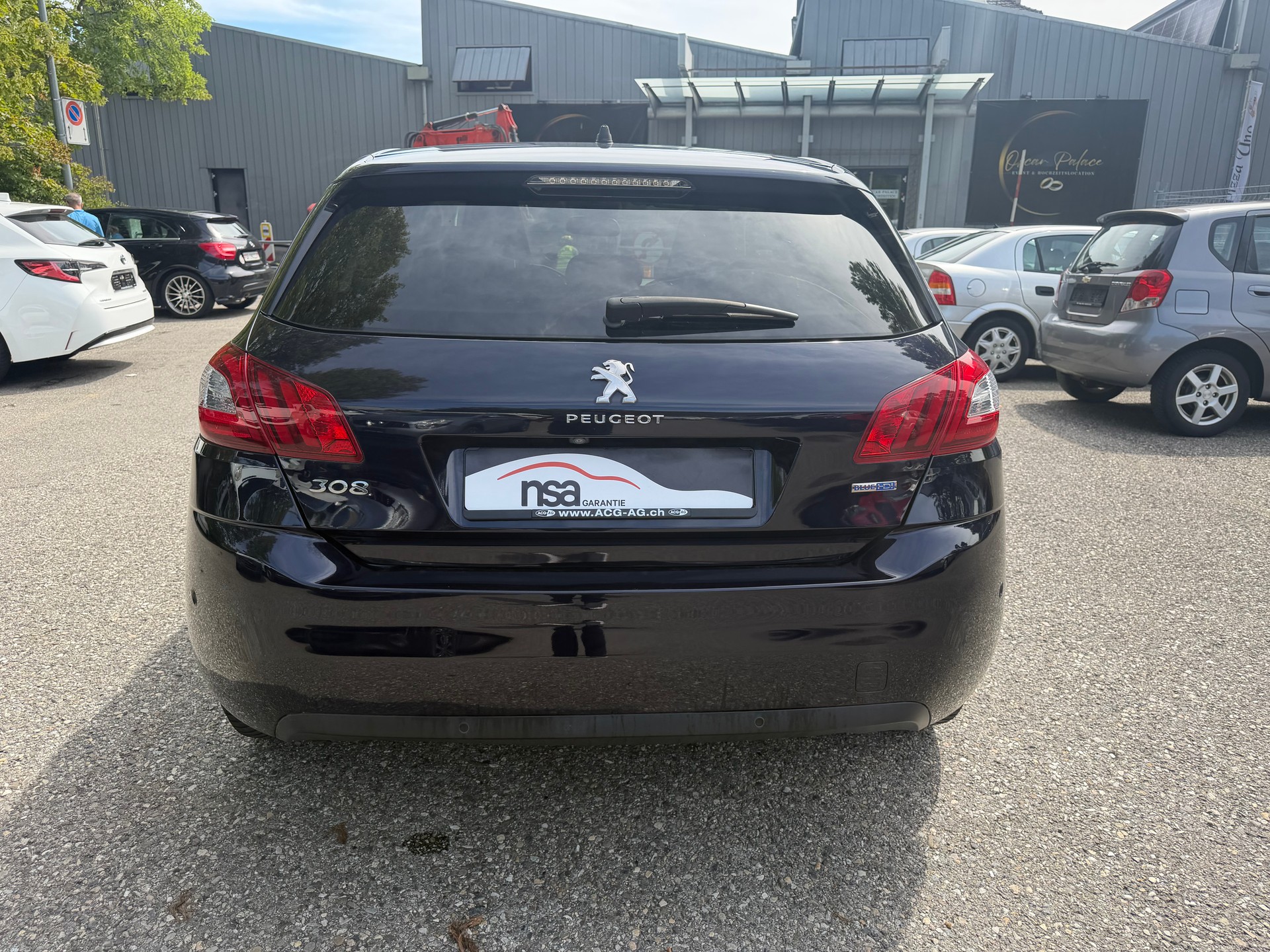 PEUGEOT 308 1.6 BlueHDI Allure Automatic ** Gr. Navi ** Xenon ** Klima-auto ** PDC V+H * RF-Kamera * Tempomat ** Frisch Ab MFK-image-12