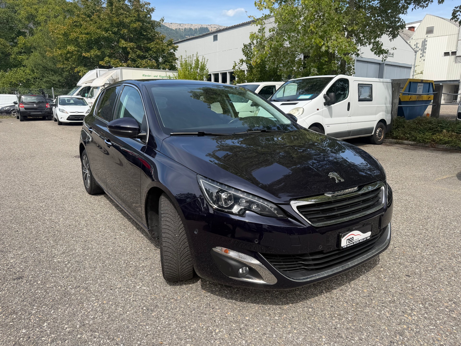 PEUGEOT 308 1.6 BlueHDI Allure Automatic ** Gr. Navi ** Xenon ** Klima-auto ** PDC V+H * RF-Kamera * Tempomat ** Frisch Ab MFK-image-5