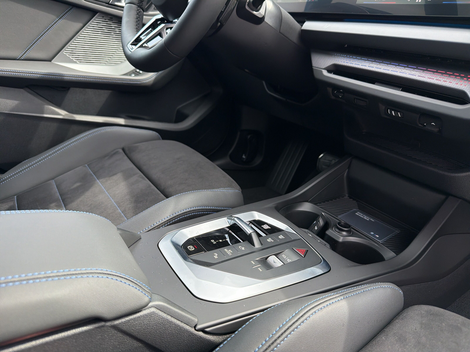 BMW 123 xDrive M Sport Pro Steptronic-image-14