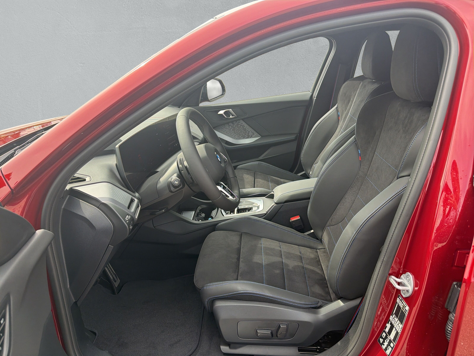 BMW 123 xDrive M Sport Pro Steptronic-image-11