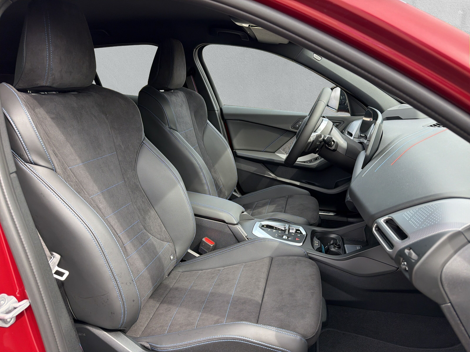 BMW 123 xDrive M Sport Pro Steptronic-image-12