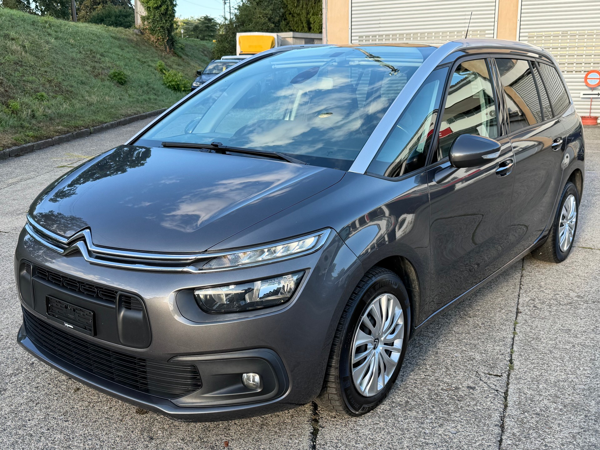 CITROEN Grand C4 Picasso 1.6 BlueHDi Feel EAT6-image-0